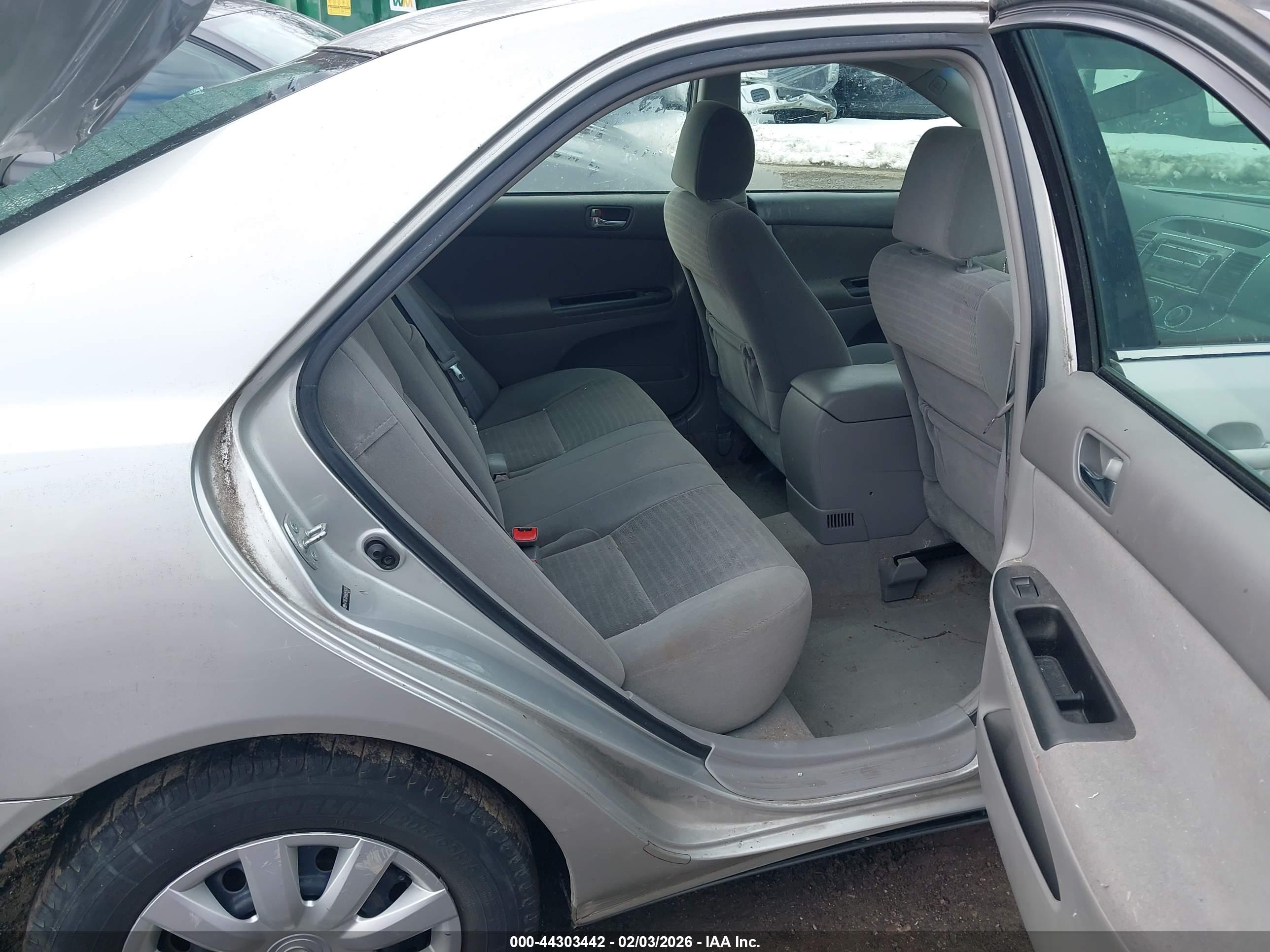 TOYOTA CAMRY image 8