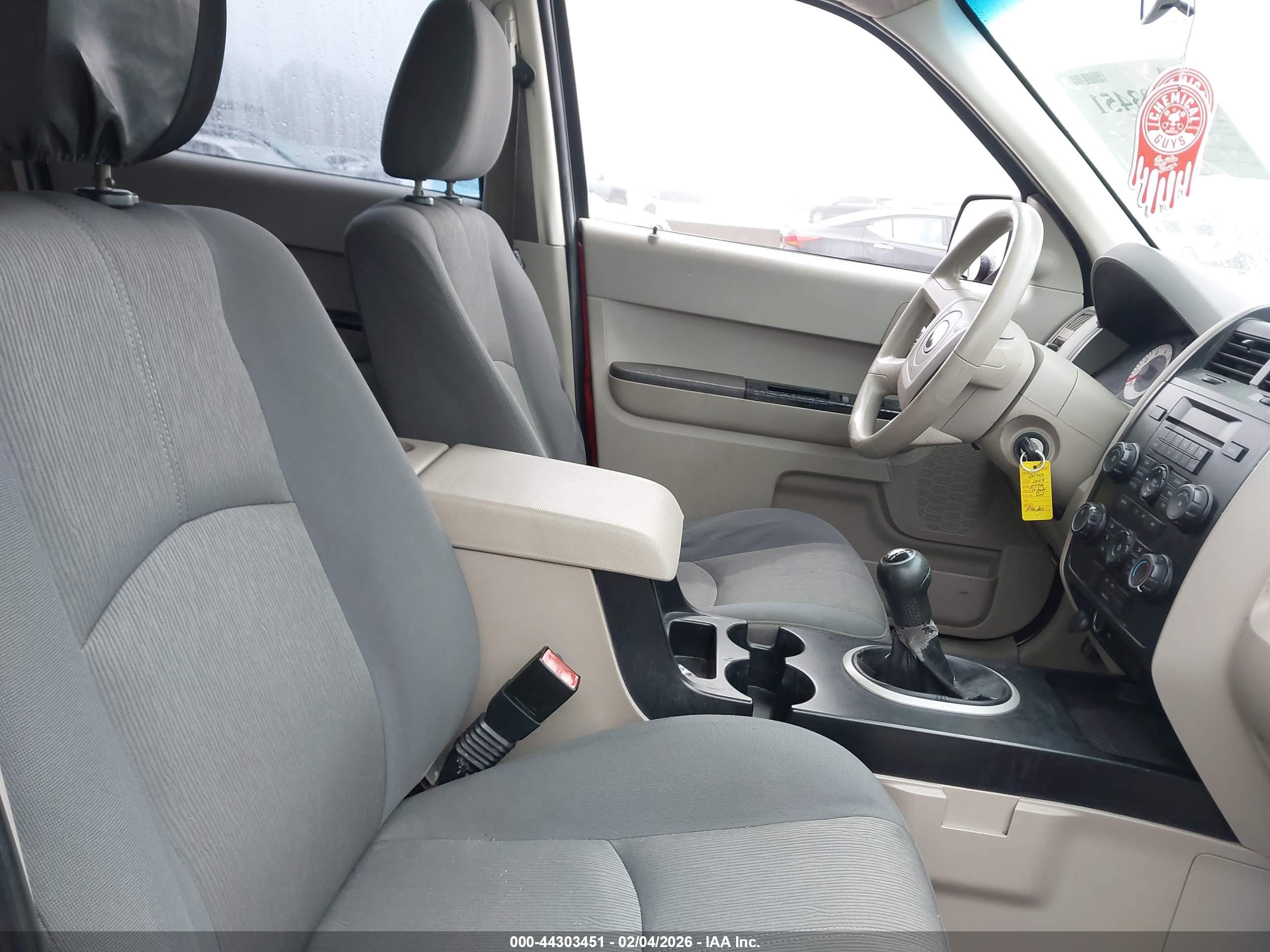 MAZDA TRIBUTE image 5