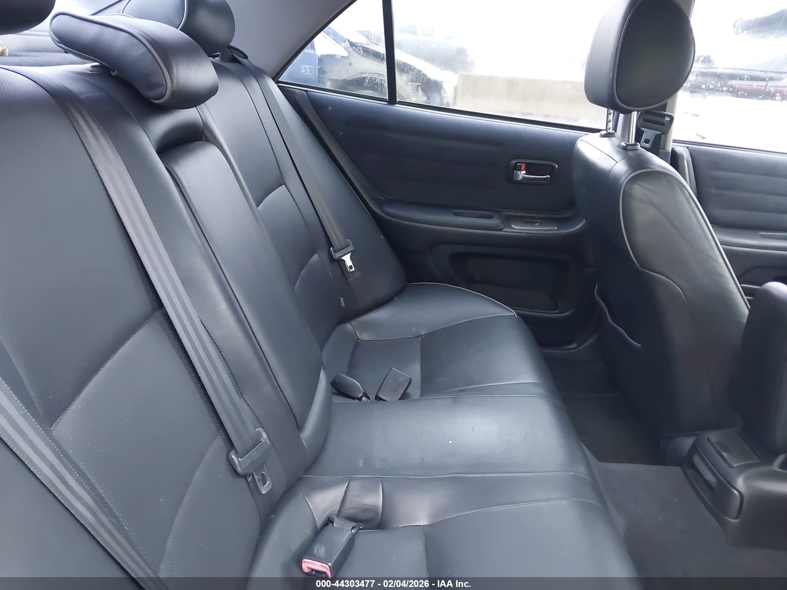 LEXUS IS image 8