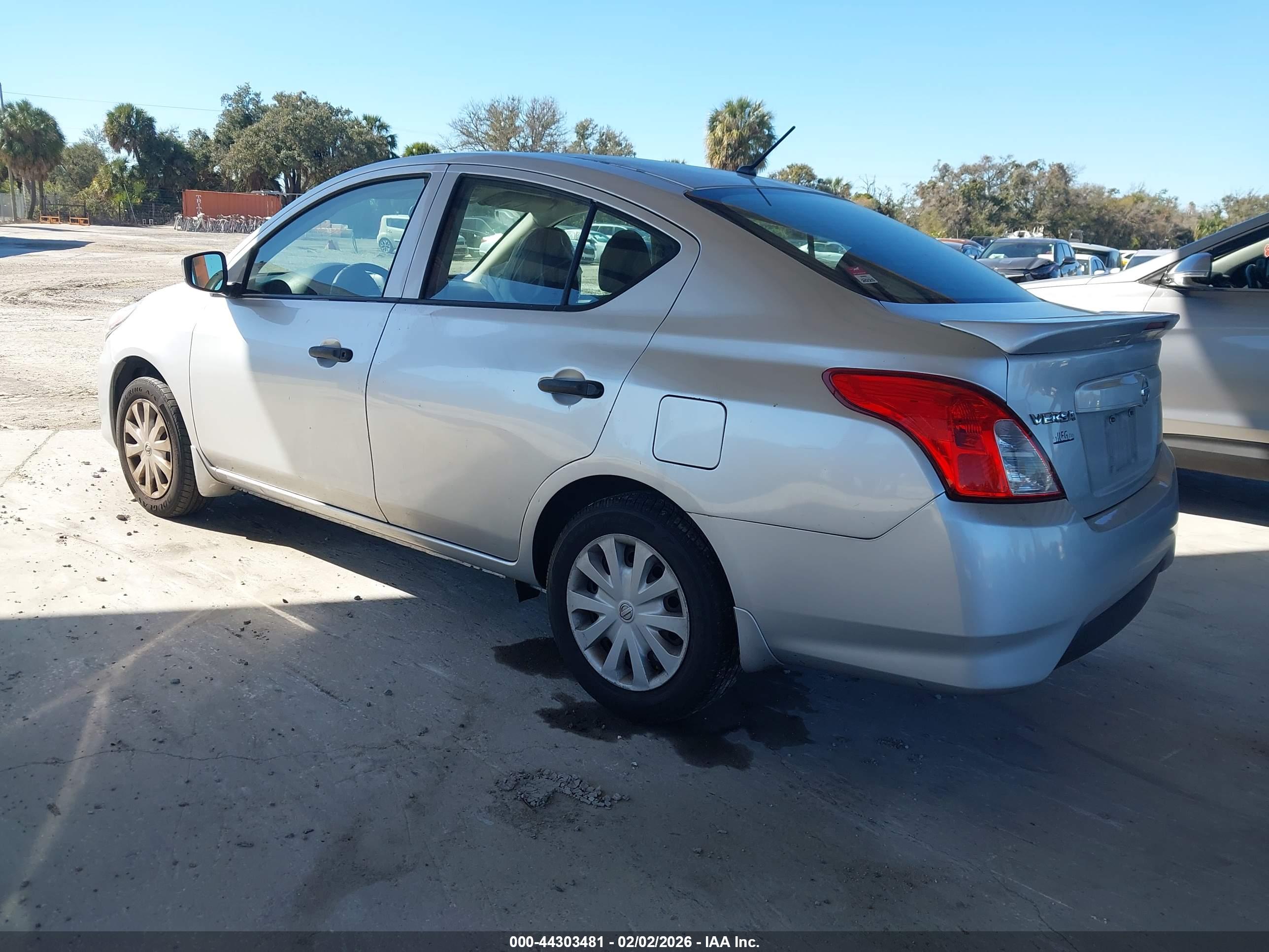 NISSAN VERSA image 3