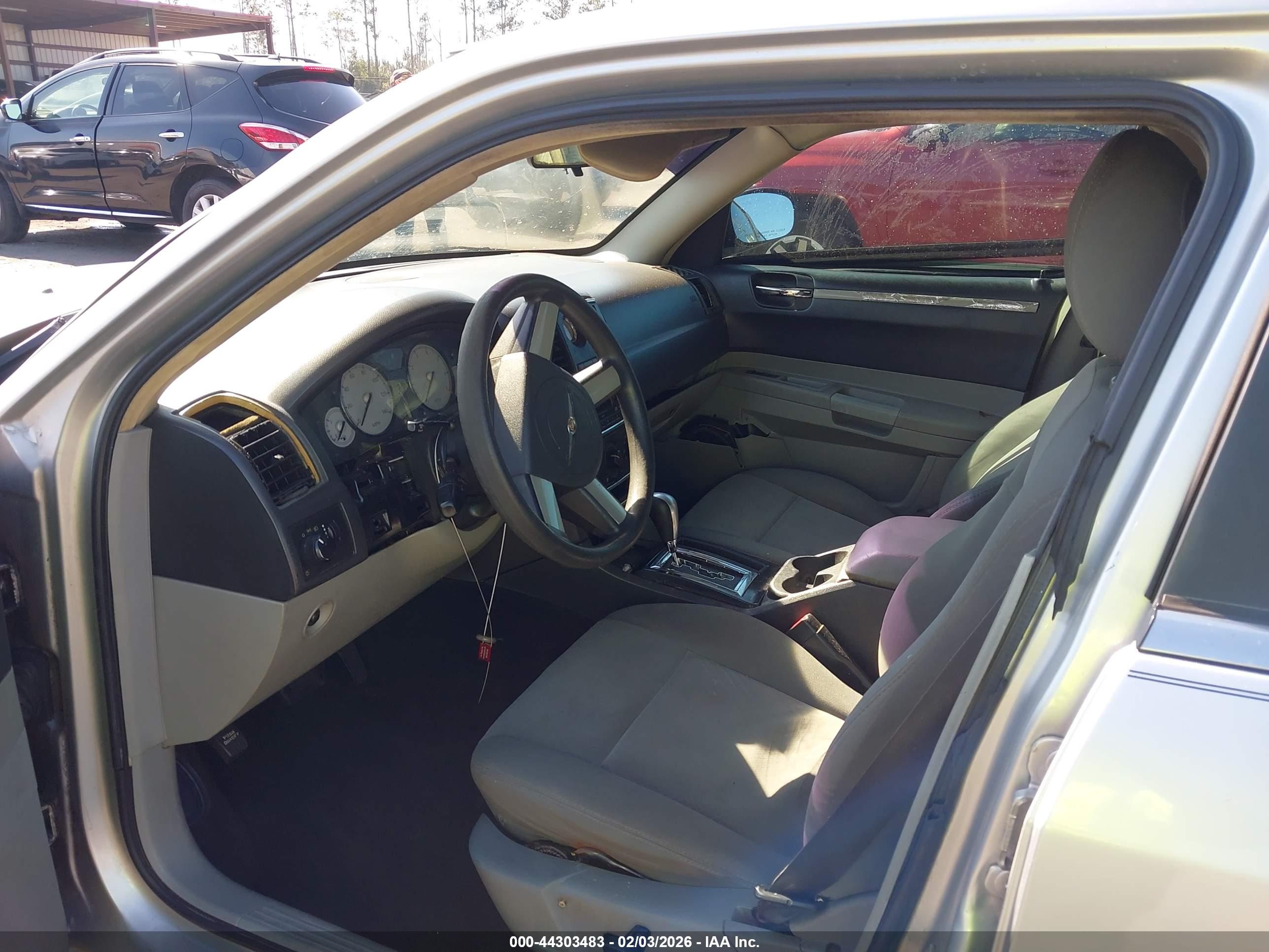 CHRYSLER 300 image 5