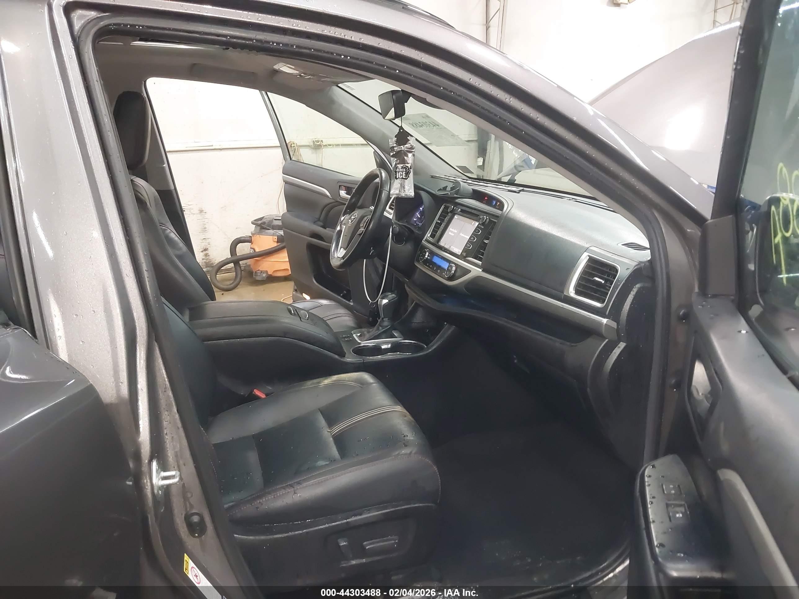 TOYOTA HIGHLANDER image 5