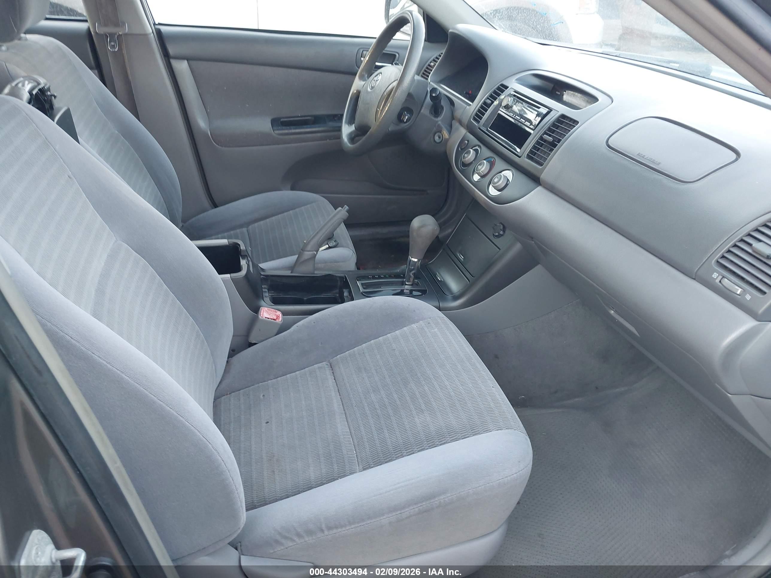 TOYOTA CAMRY image 5