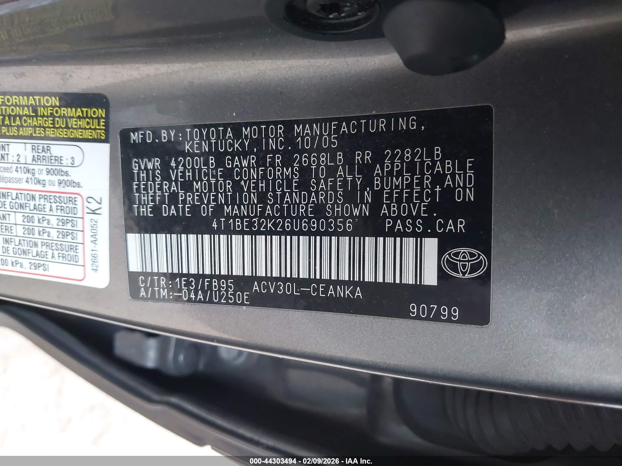 TOYOTA CAMRY image 9