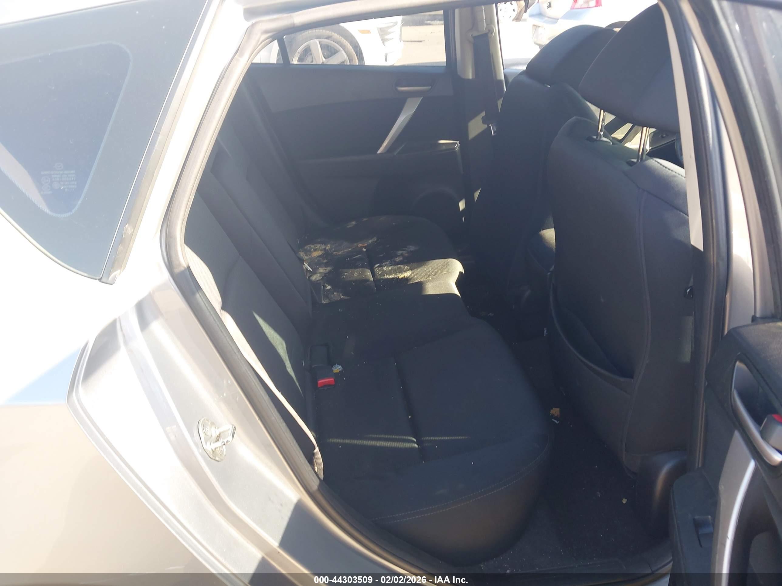 MAZDA MAZDA3 image 8