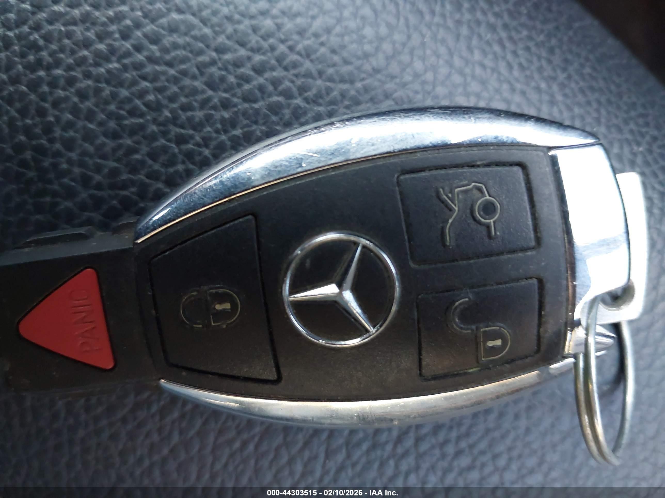 MERCEDES-BENZ E image 11