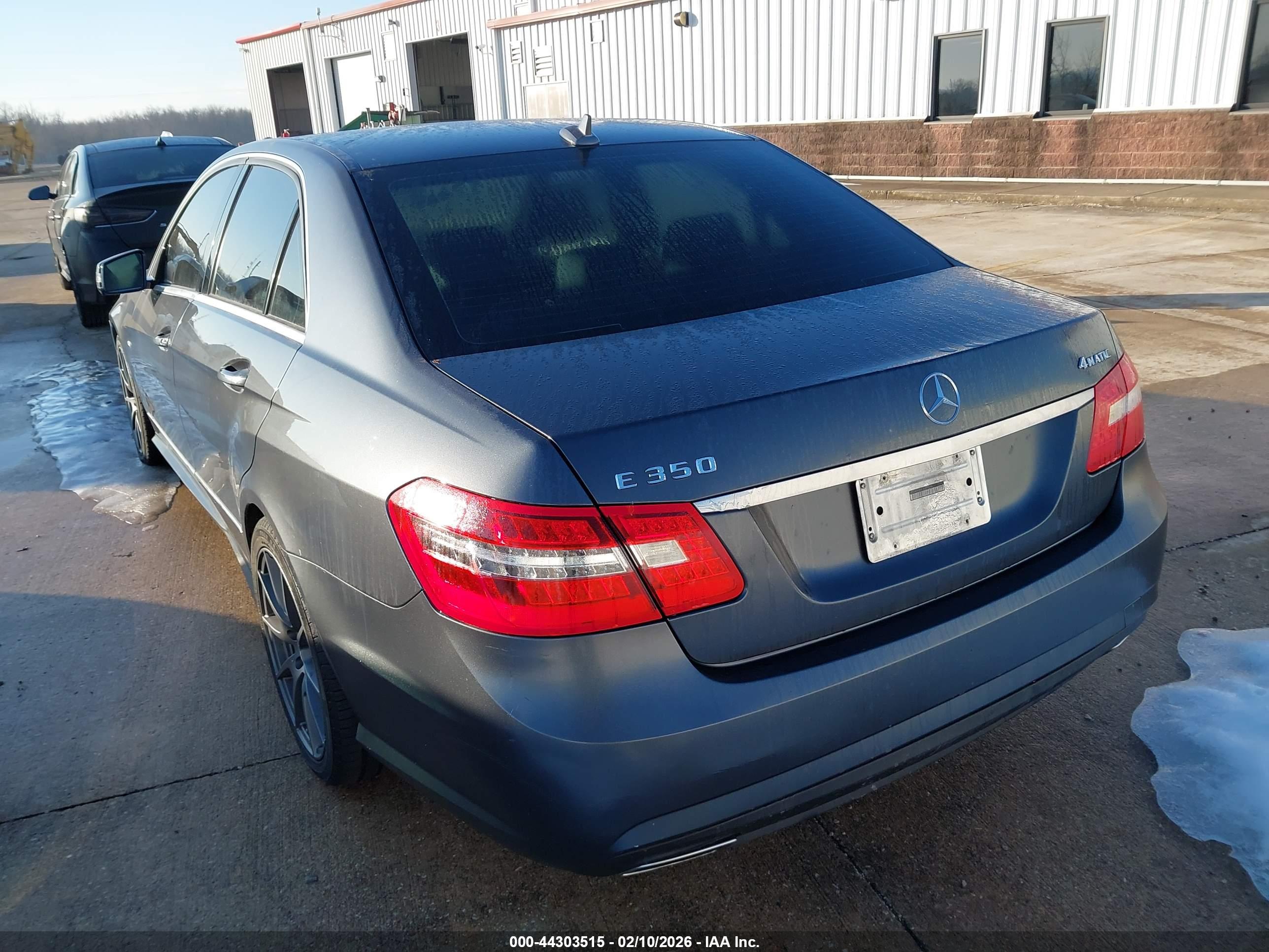 MERCEDES-BENZ E image 3