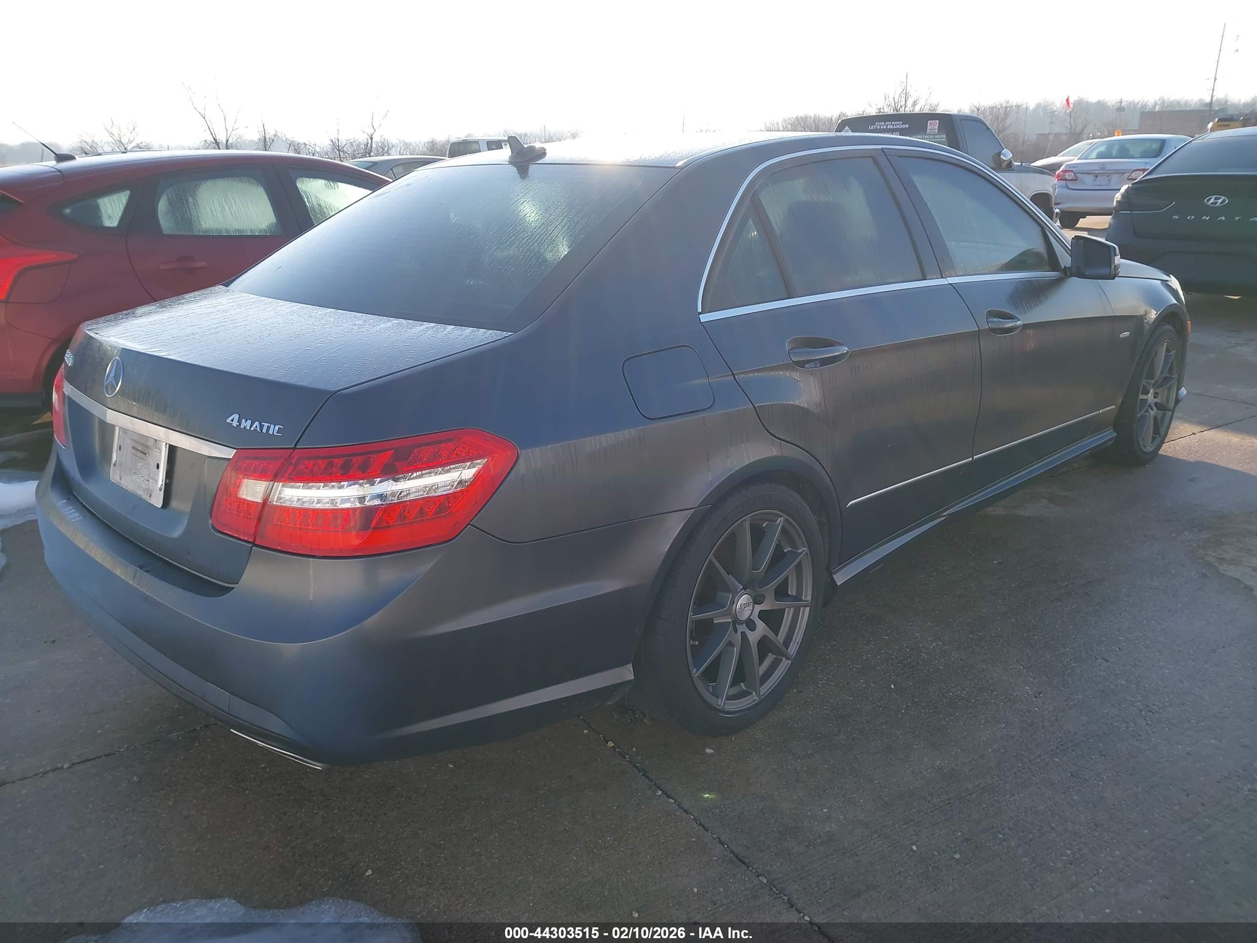 MERCEDES-BENZ E image 4