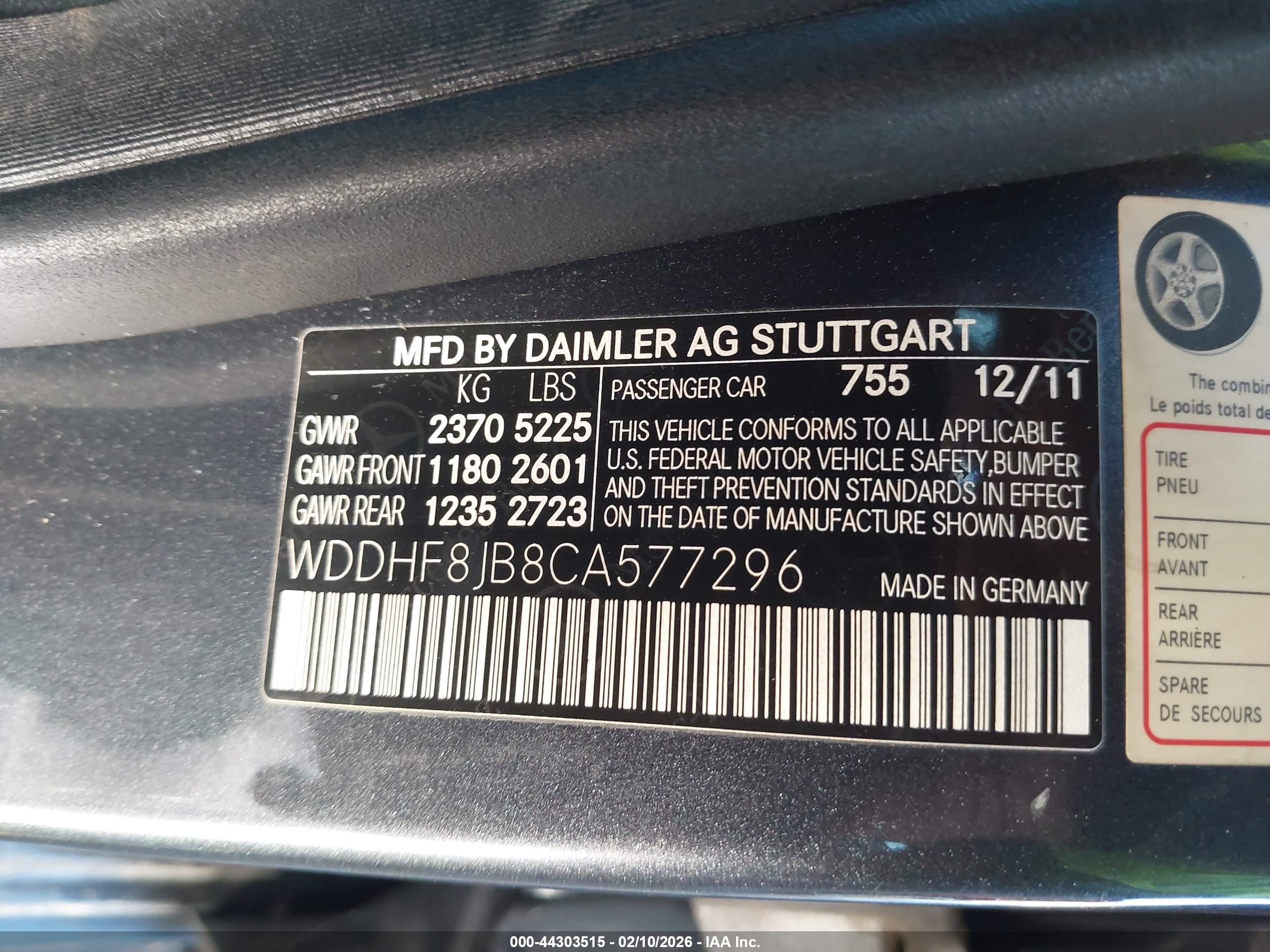 MERCEDES-BENZ E image 9