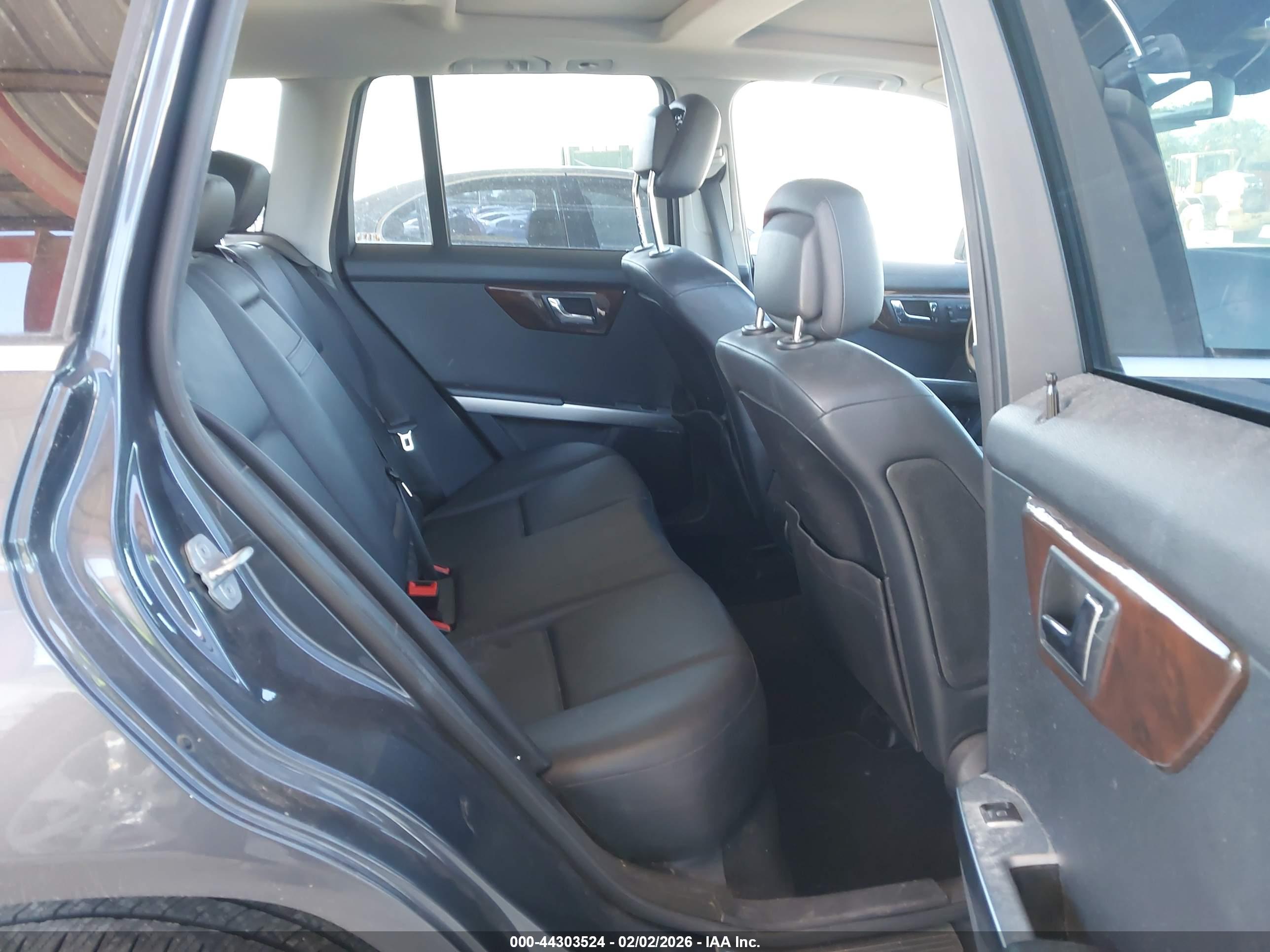 MERCEDES-BENZ GLK image 8