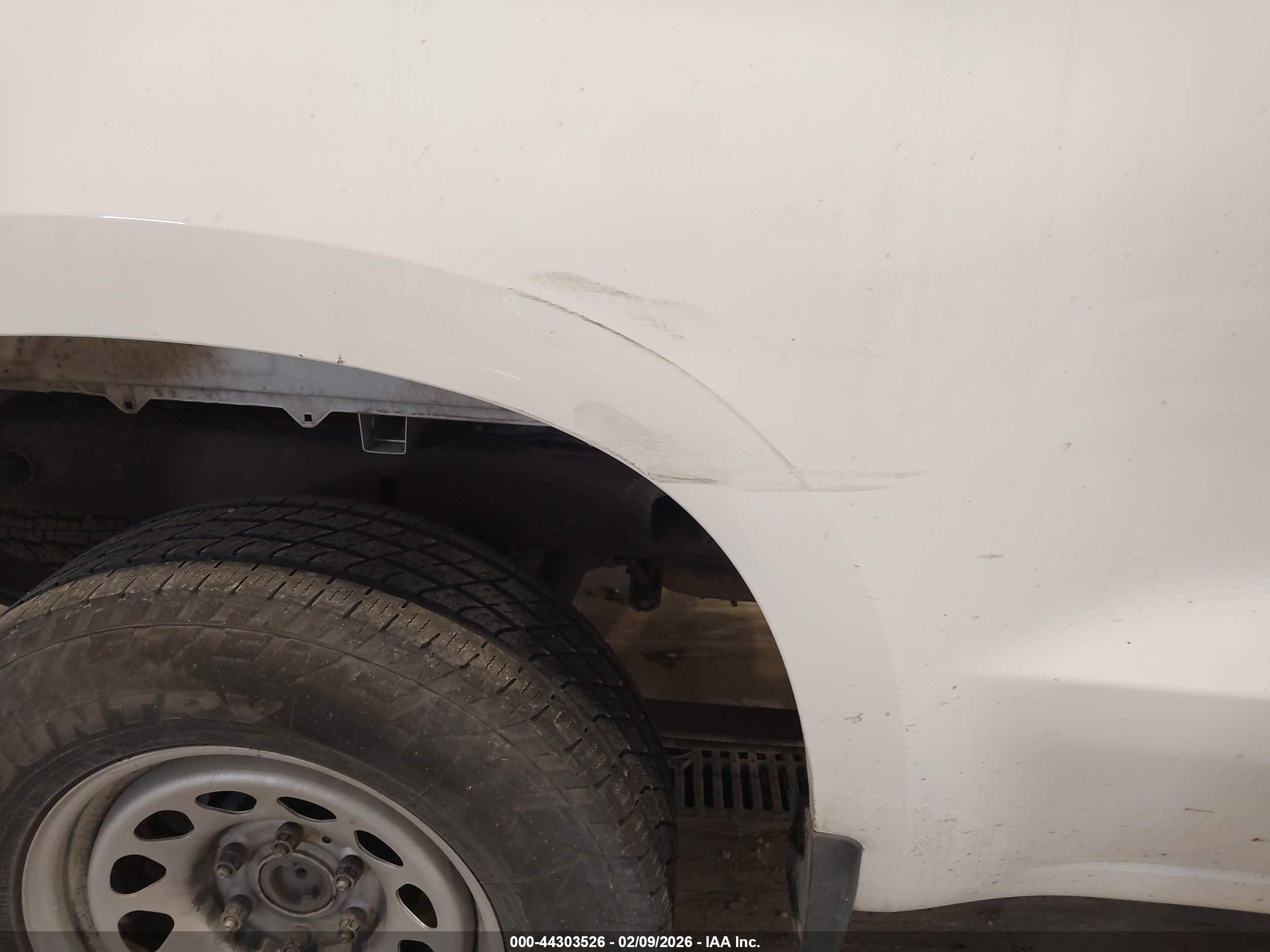 CHEVROLET SILVERADO image 6