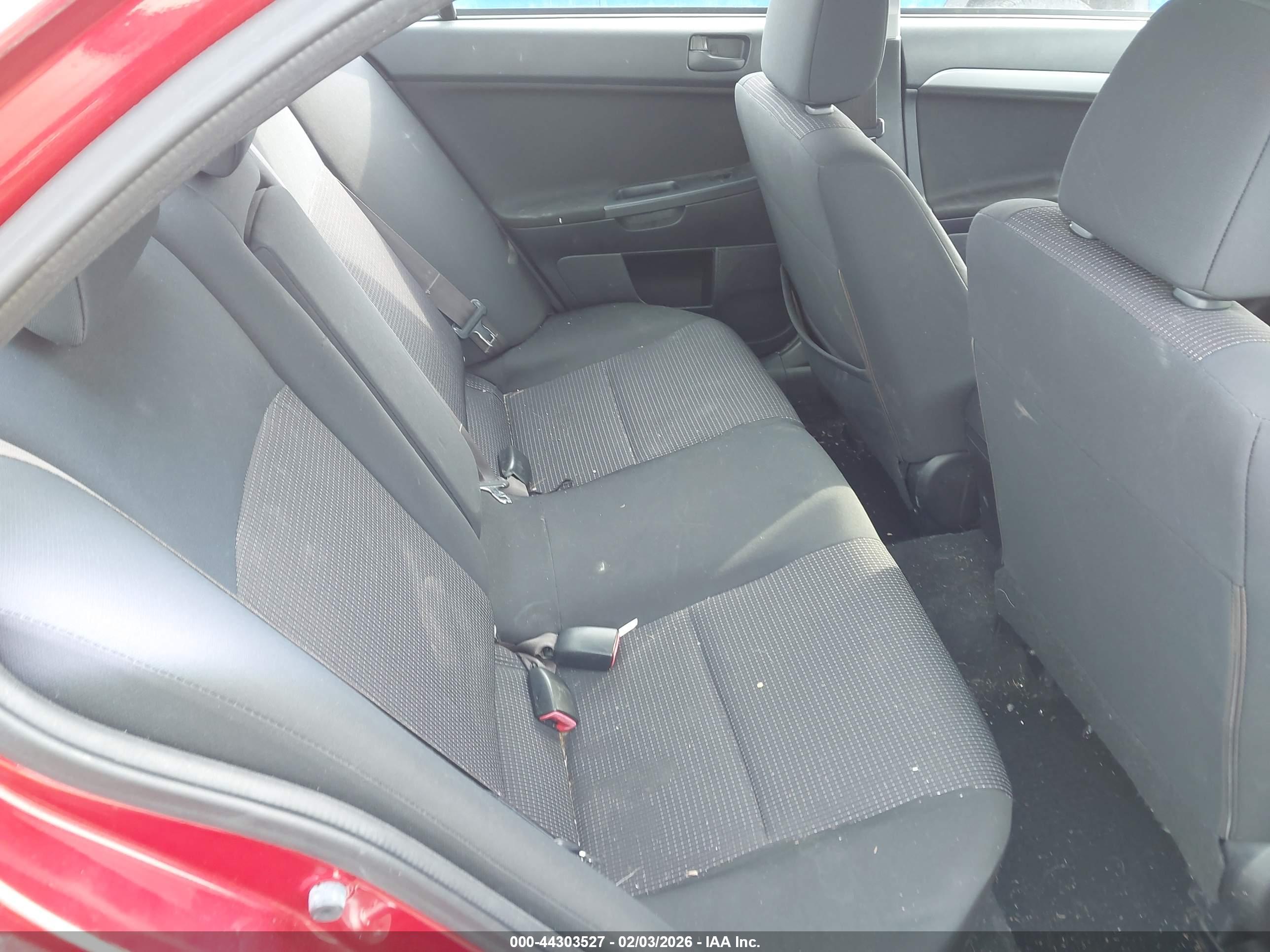 MITSUBISHI LANCER image 8