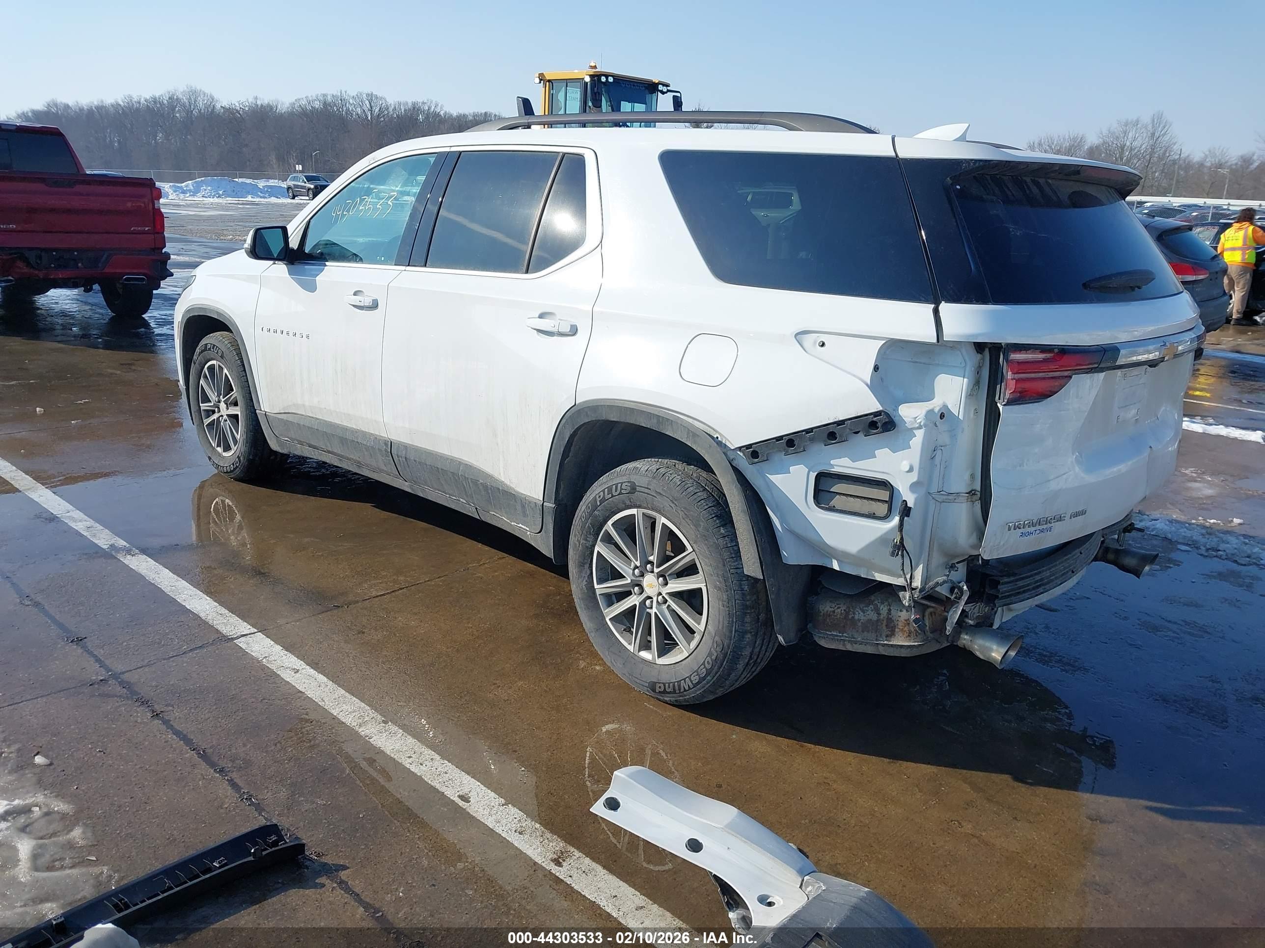 CHEVROLET TRAVERSE image 3