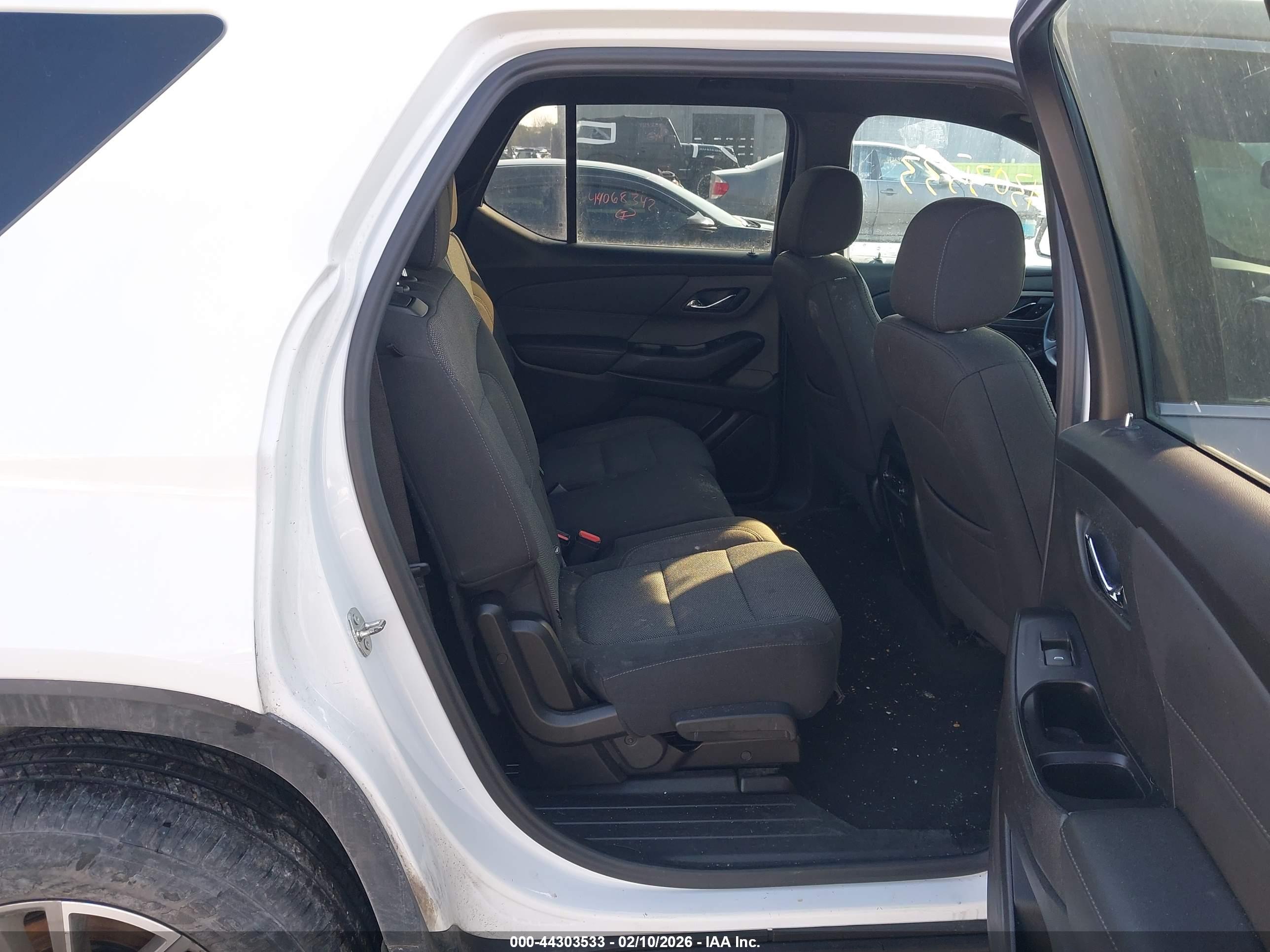 CHEVROLET TRAVERSE image 8