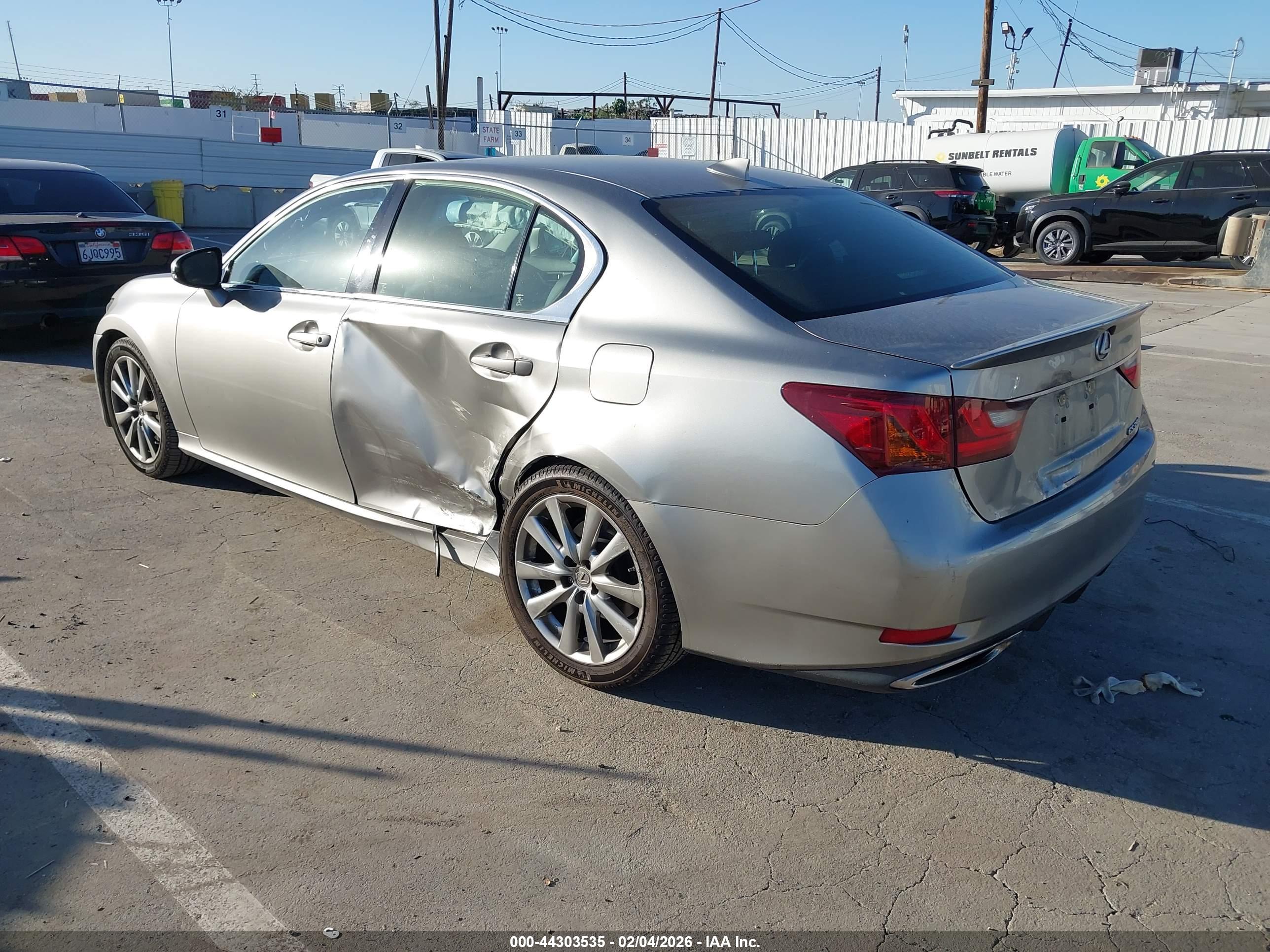 LEXUS GS image 3