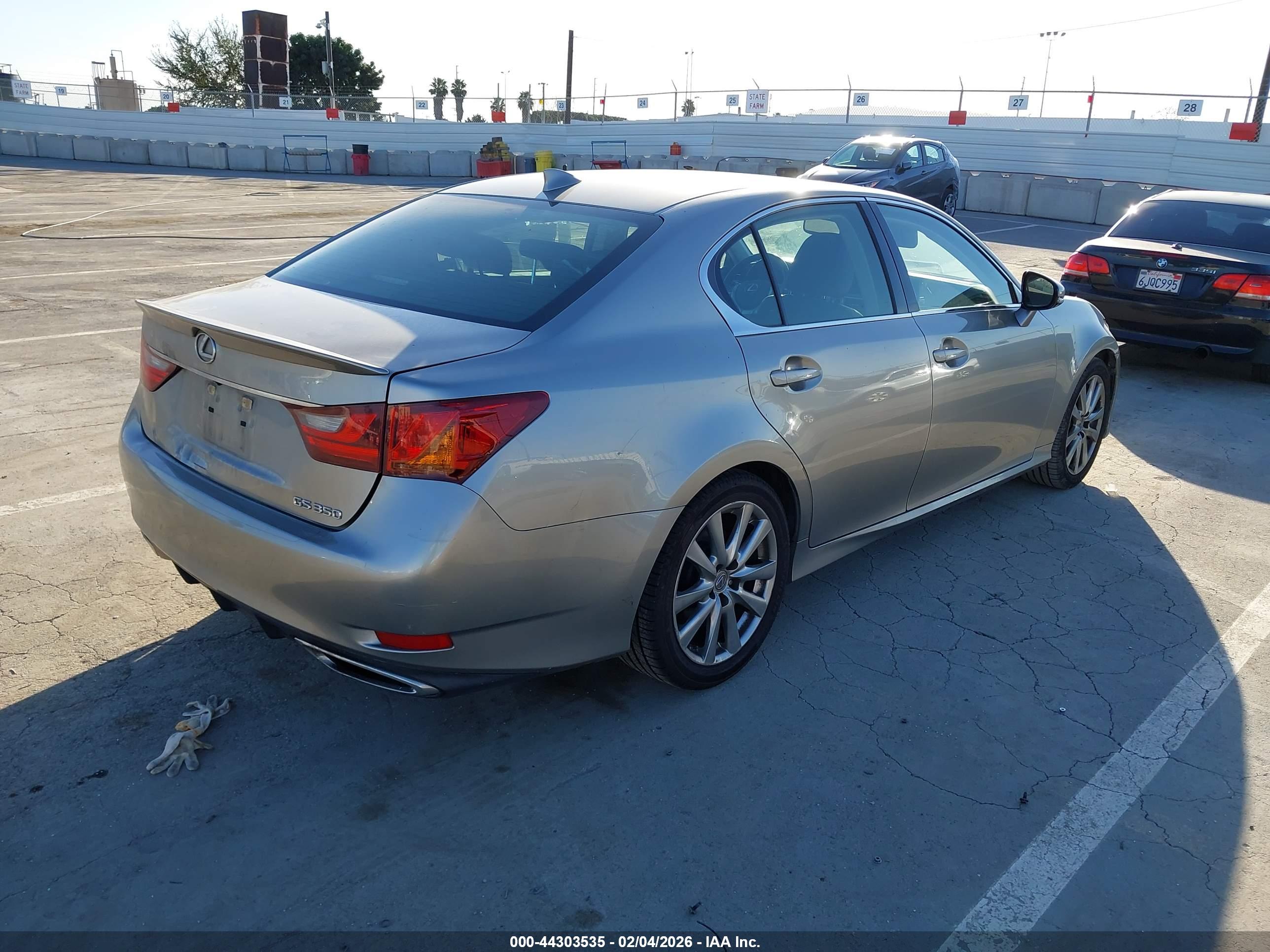 LEXUS GS image 4