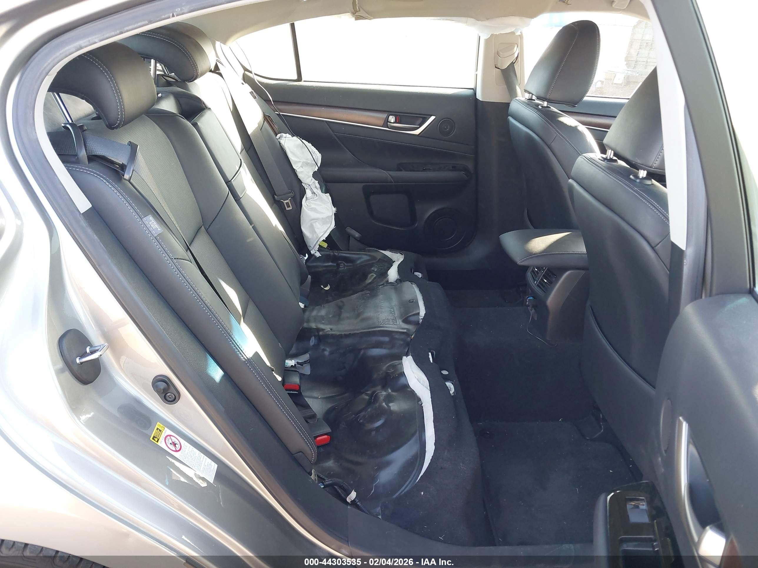 LEXUS GS image 8
