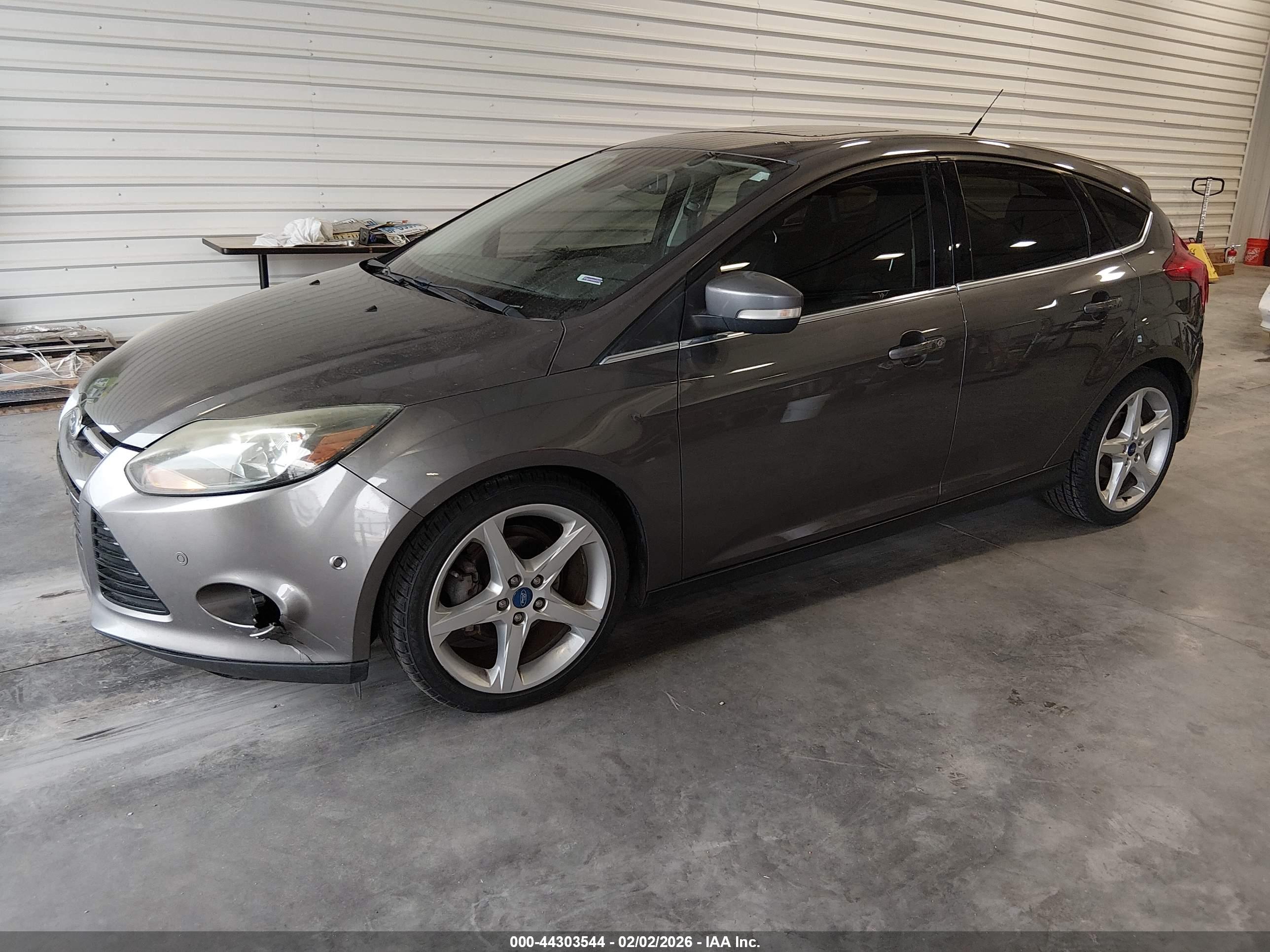 FORD FOCUS image 2