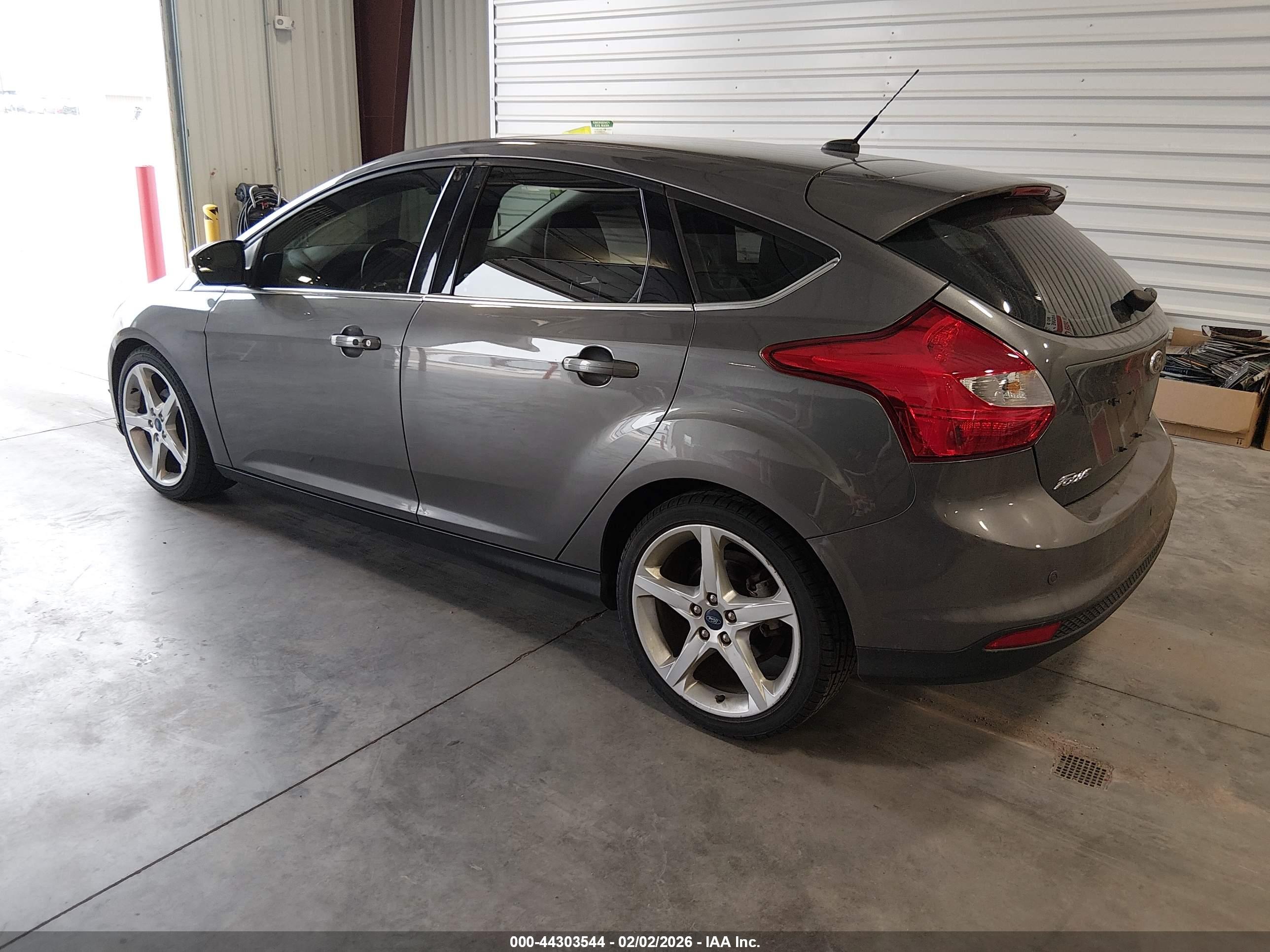FORD FOCUS image 3