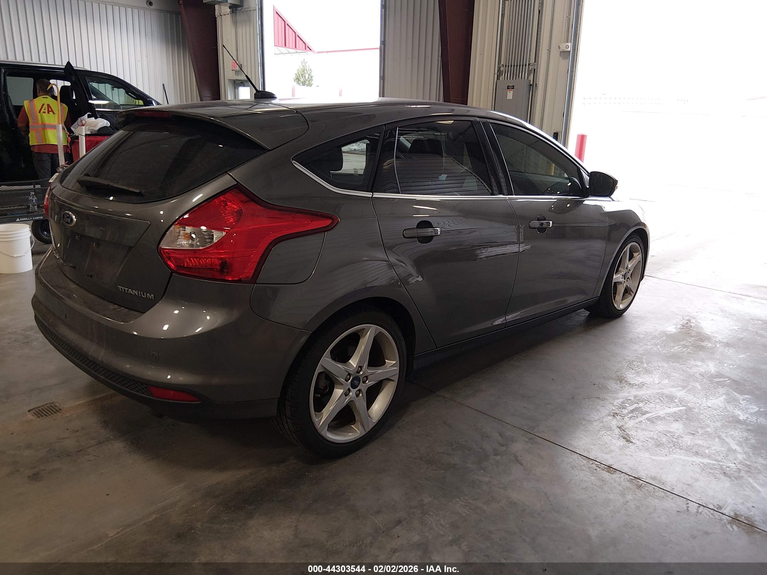 FORD FOCUS image 4