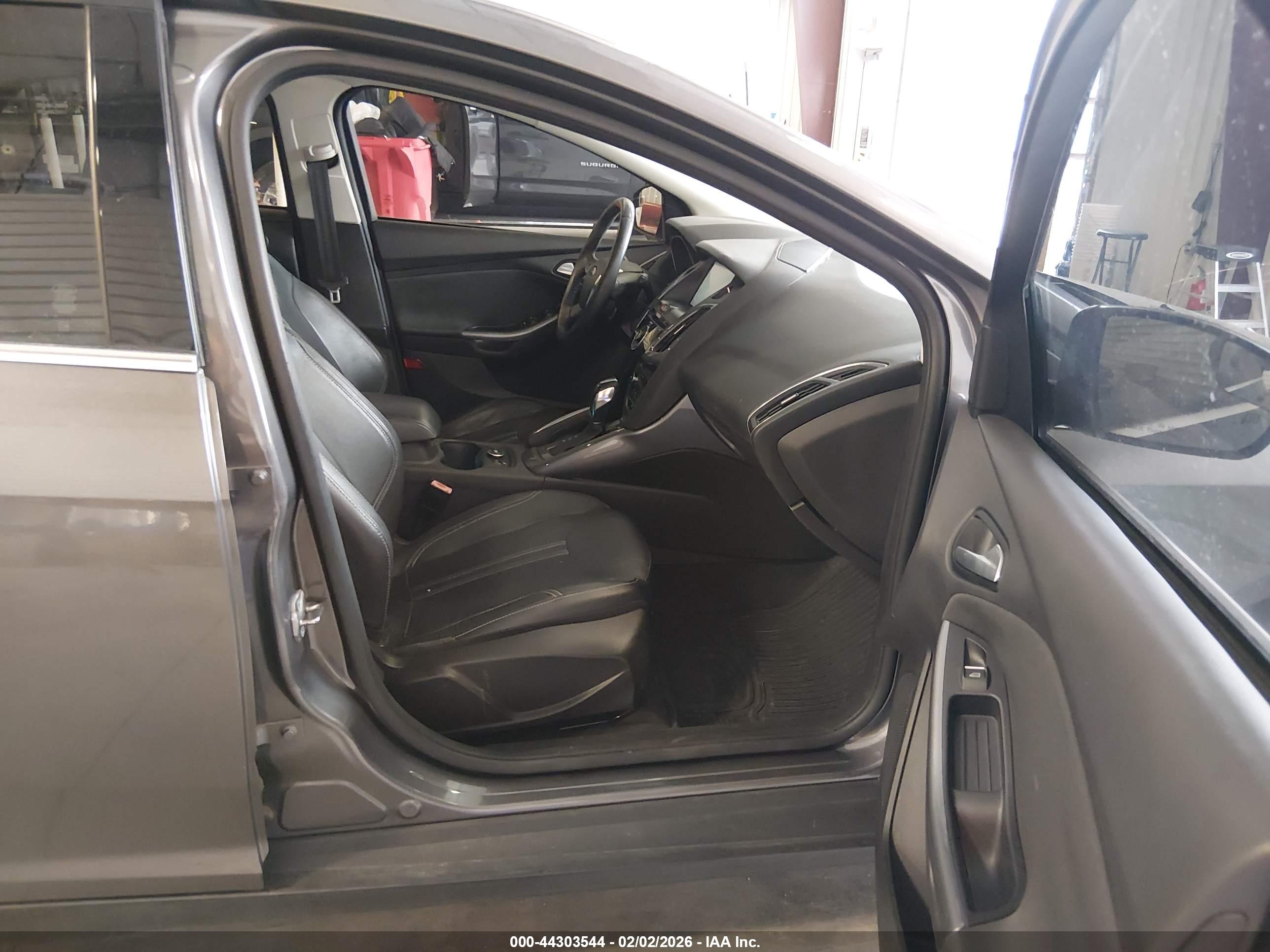 FORD FOCUS image 5