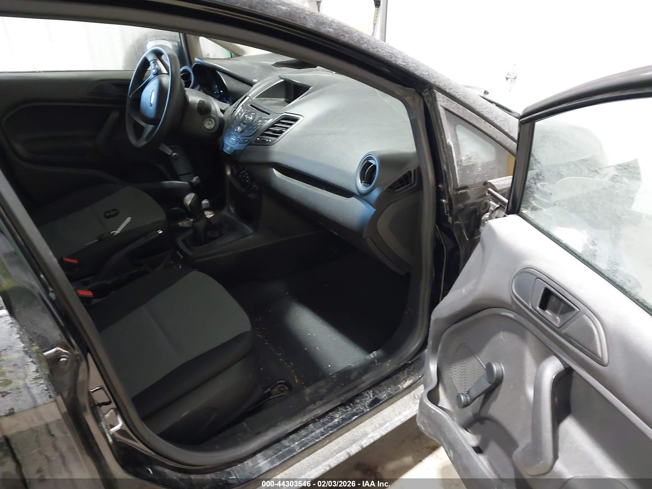 FORD FIESTA image 5