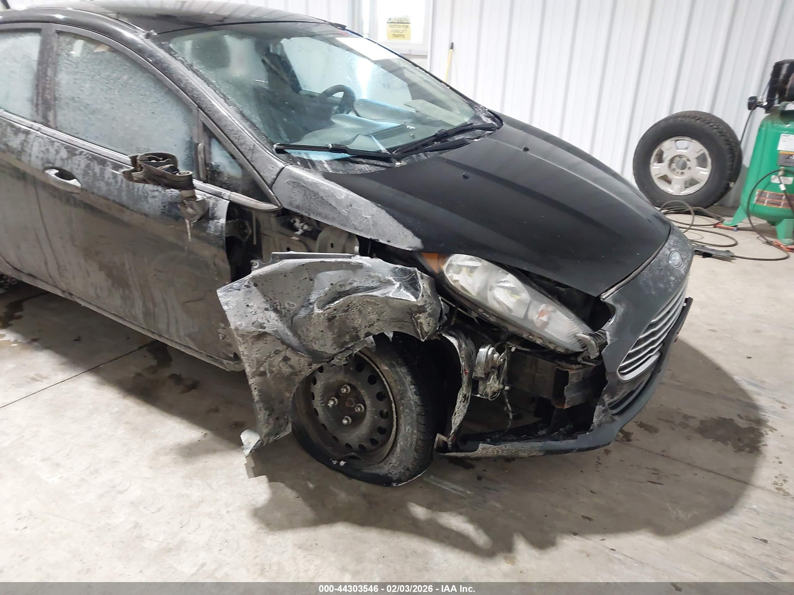 FORD FIESTA image 6