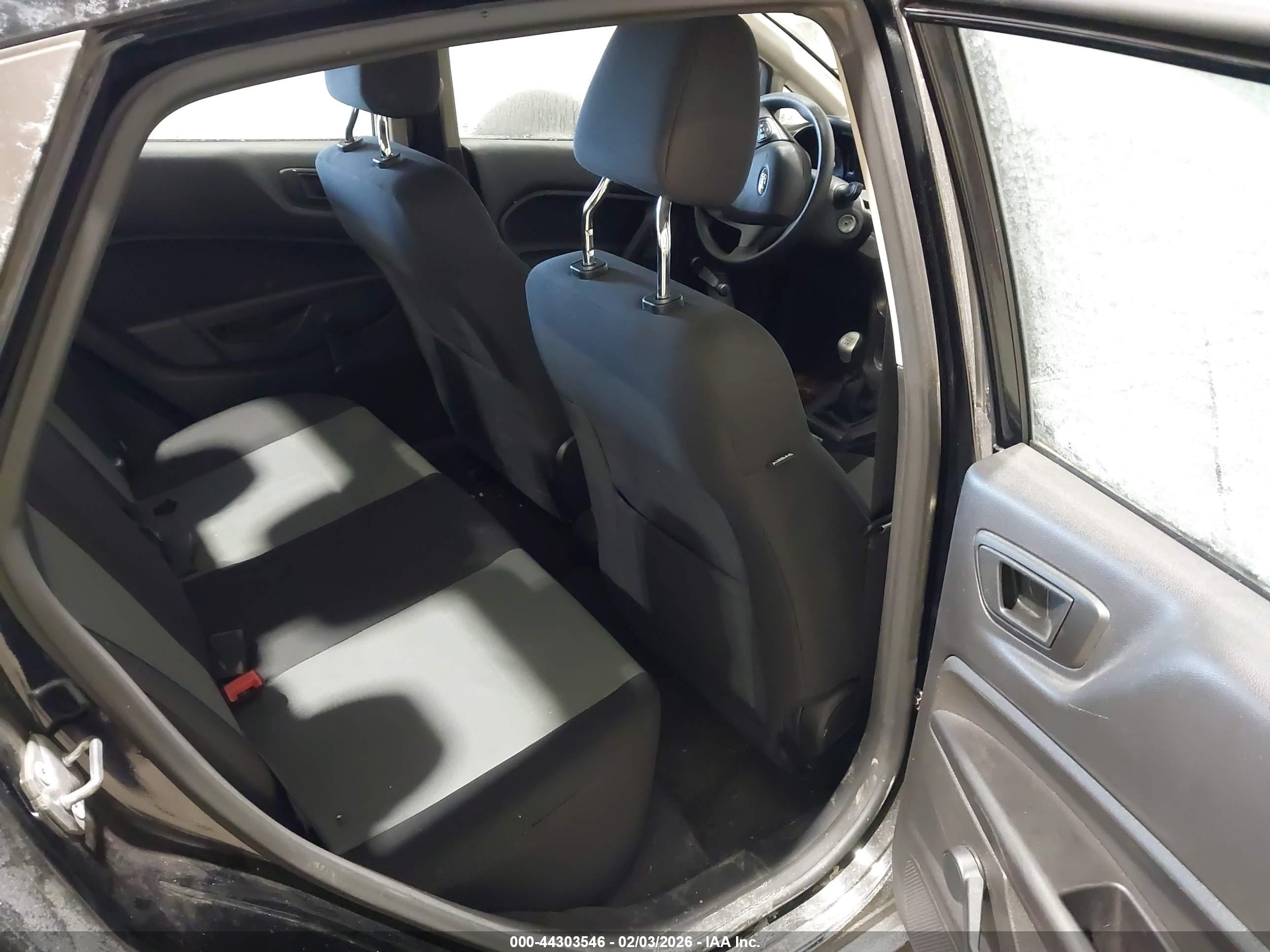 FORD FIESTA image 8