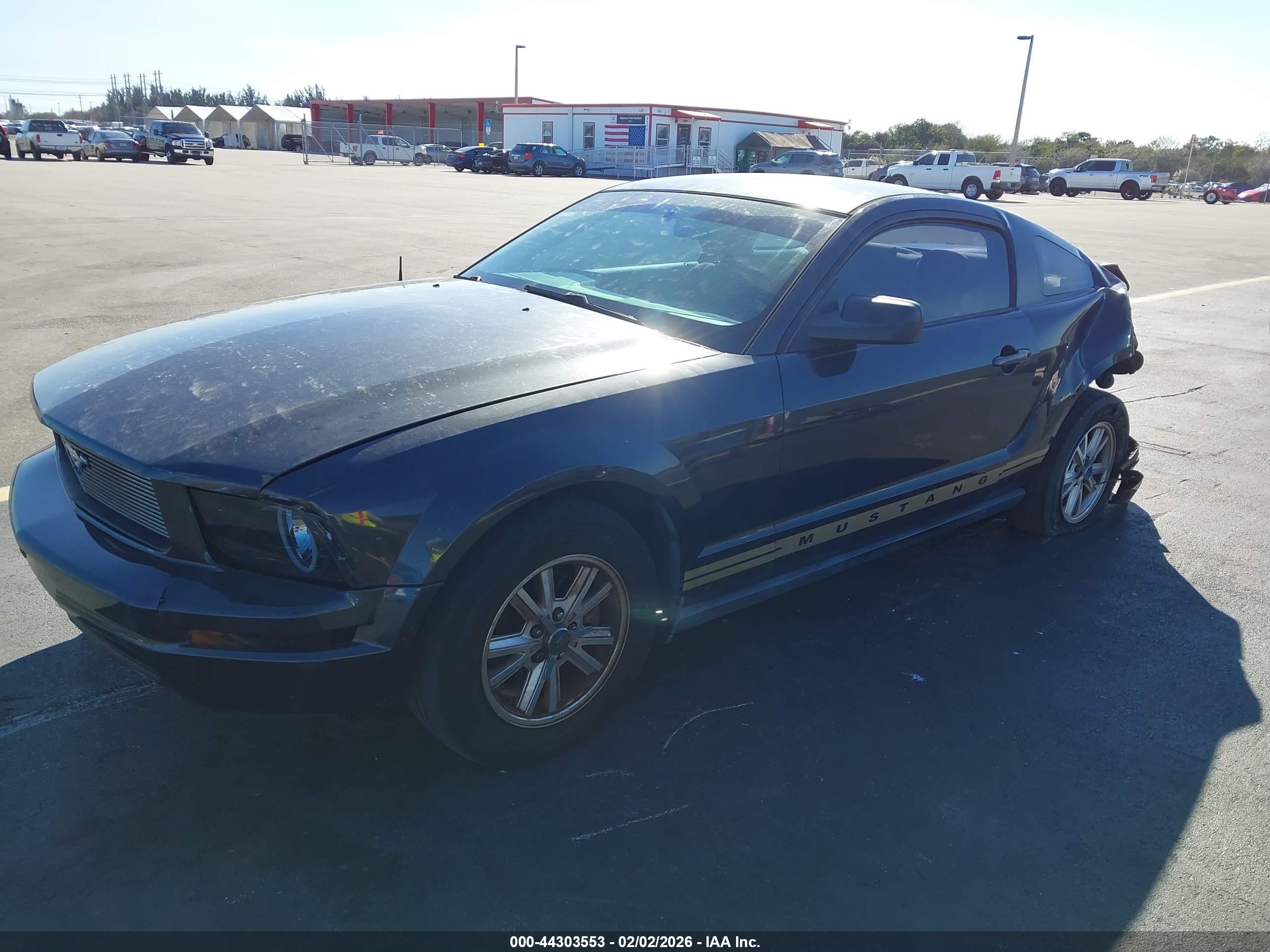 FORD MUSTANG image 2