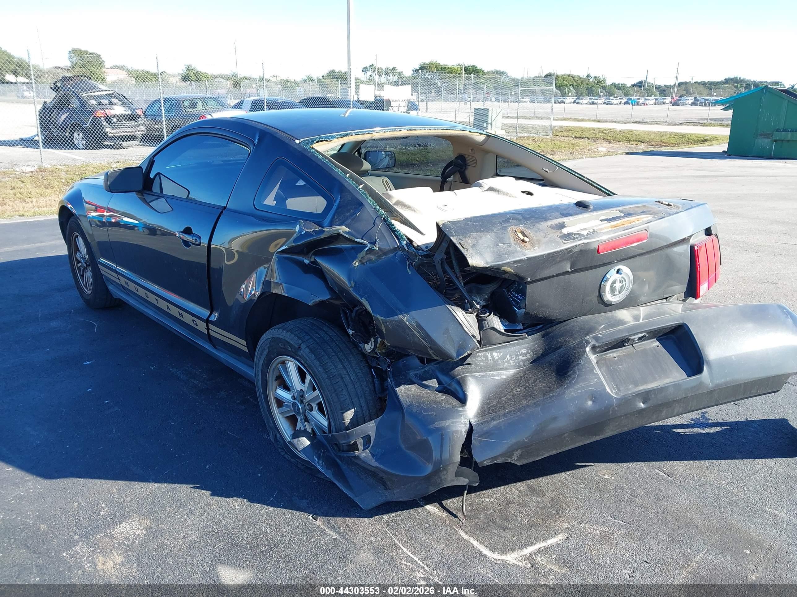 FORD MUSTANG image 6