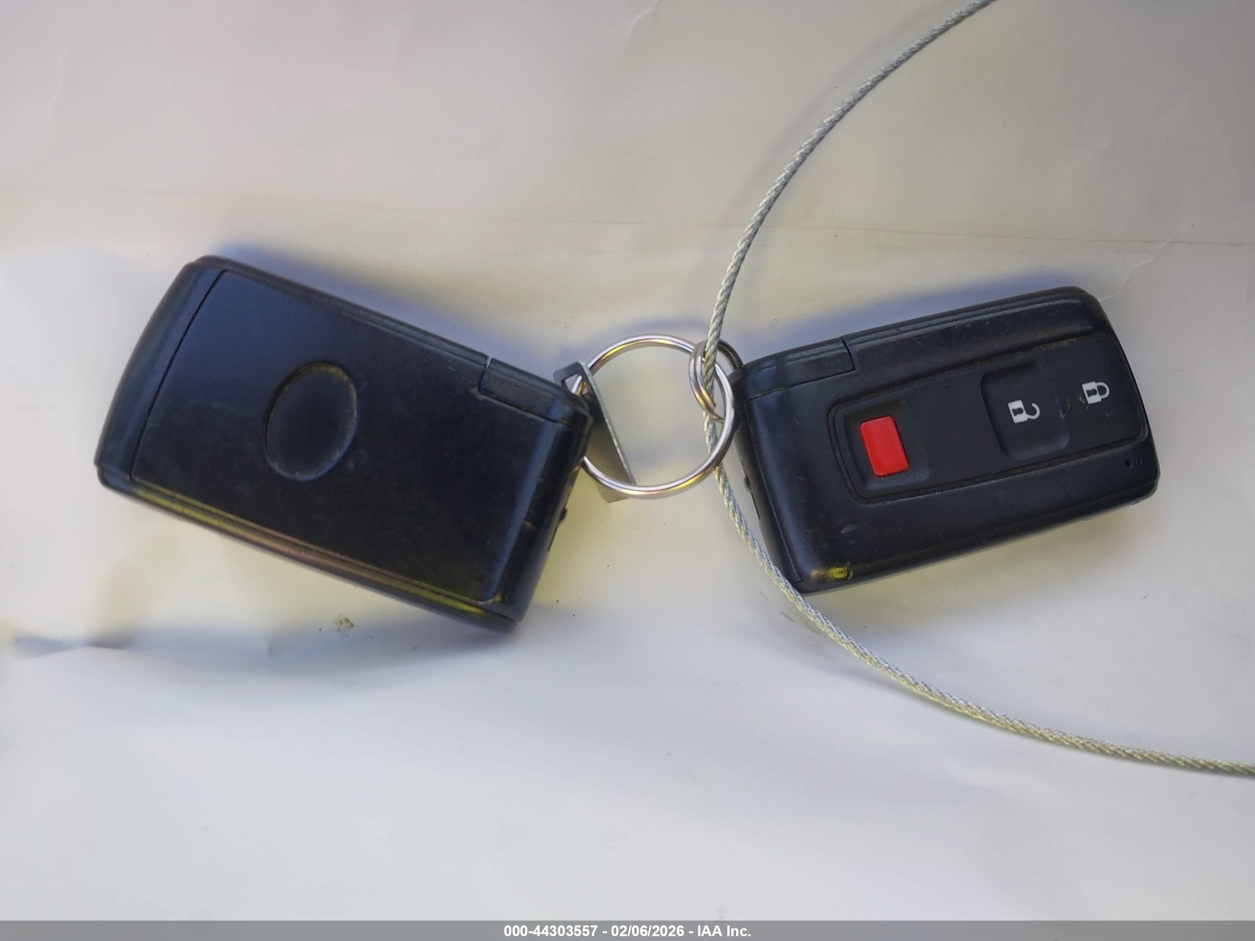 TOYOTA PRIUS image 11