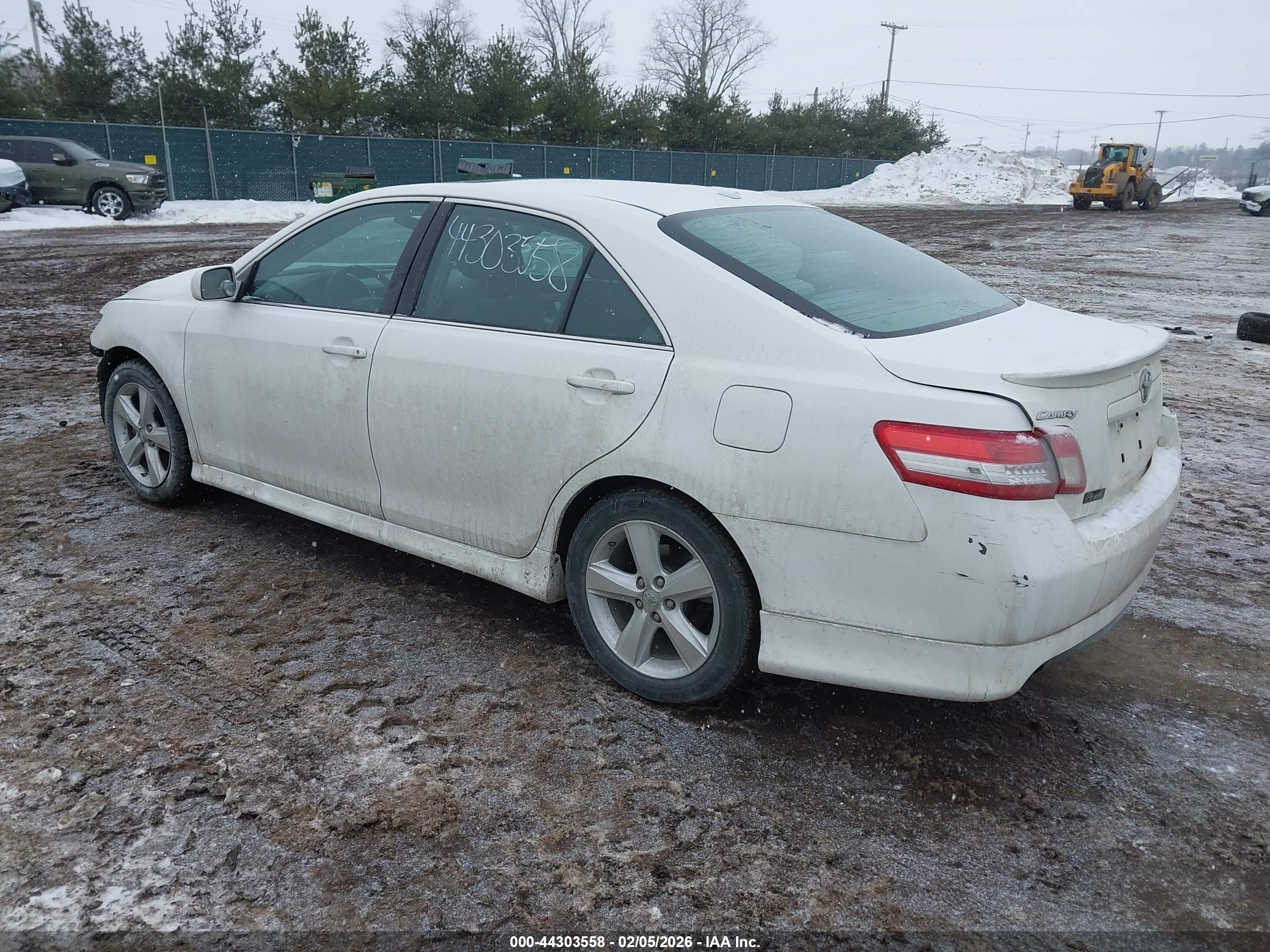 TOYOTA CAMRY image 3