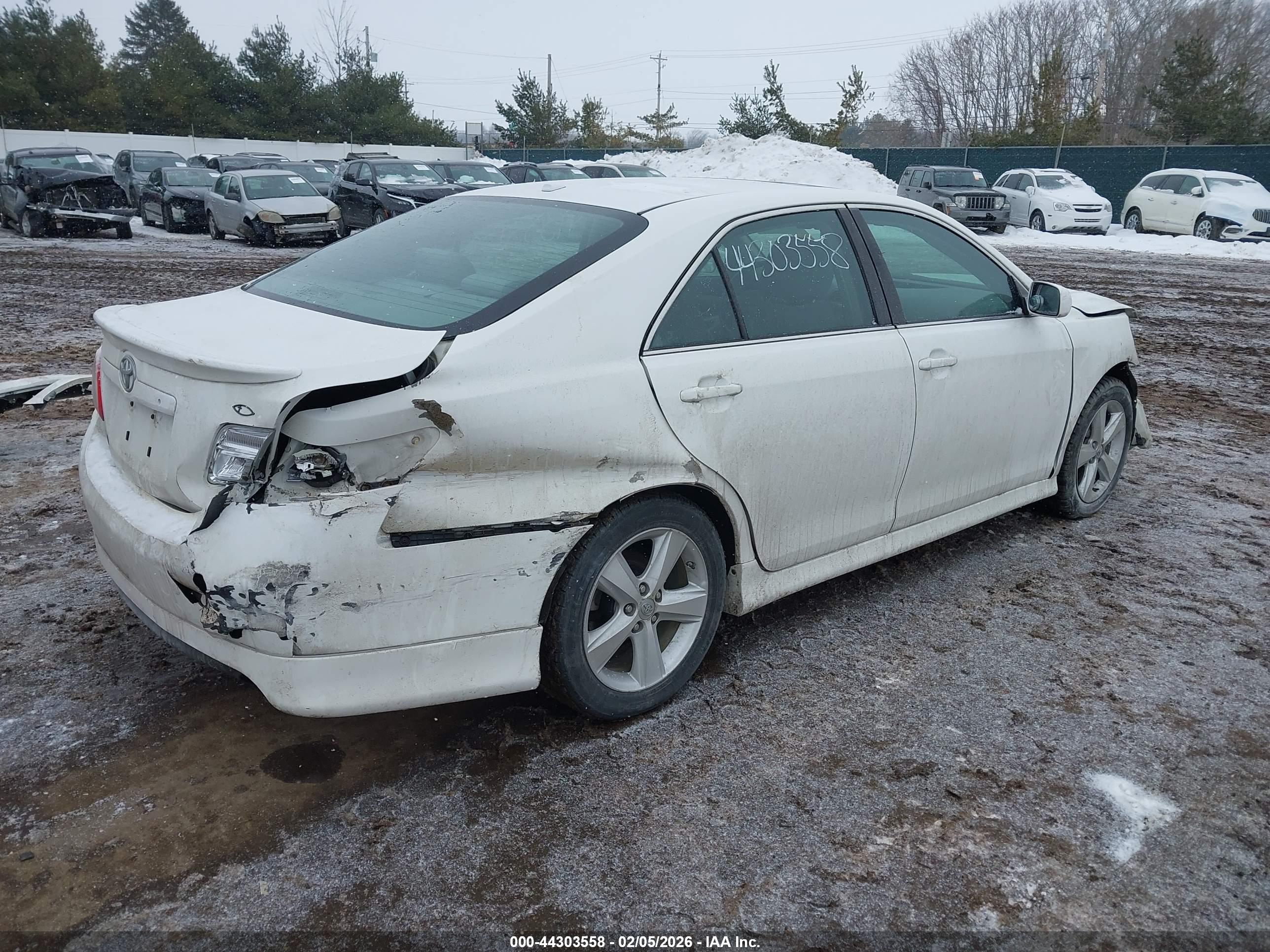 TOYOTA CAMRY image 4