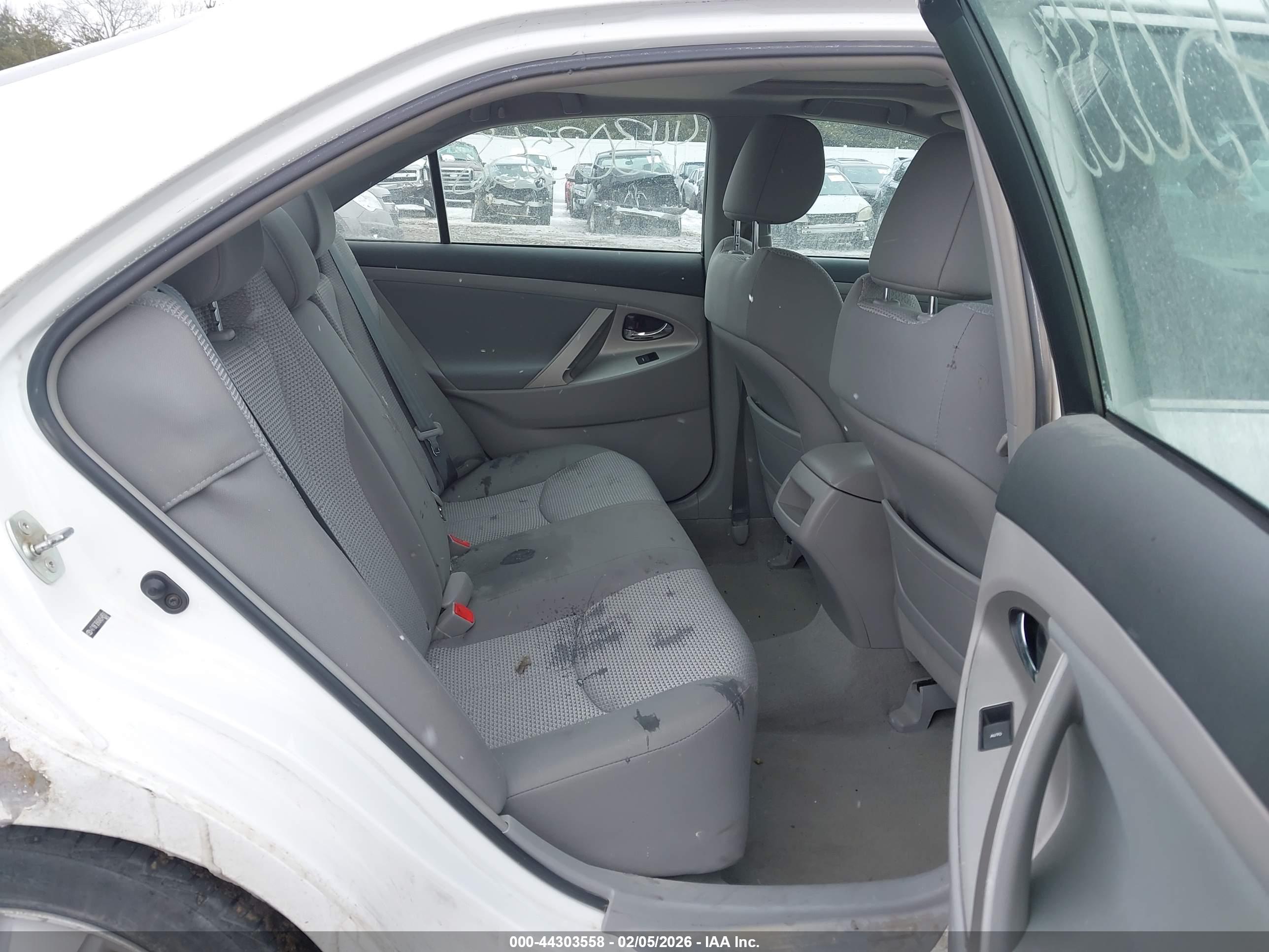 TOYOTA CAMRY image 8