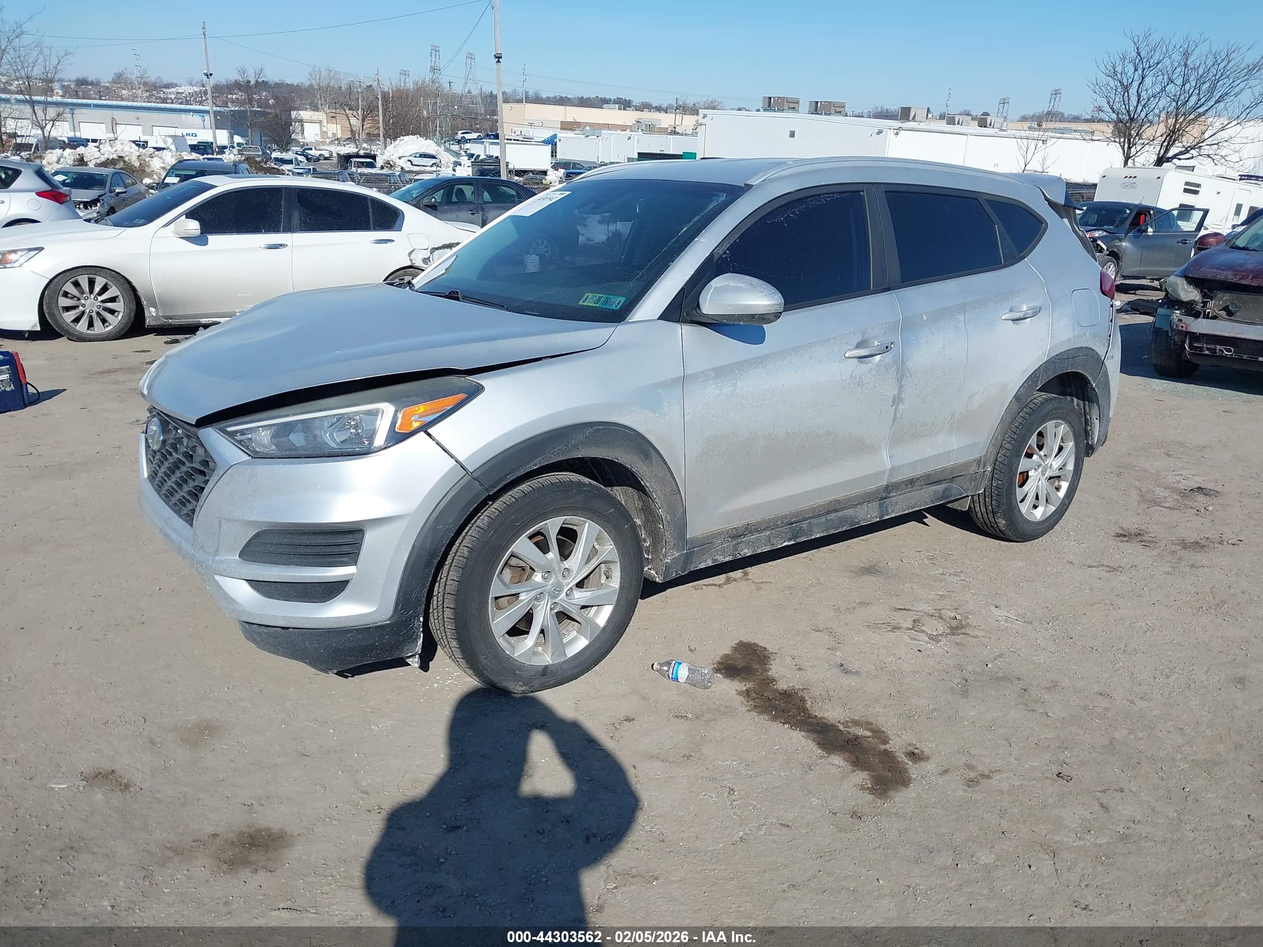HYUNDAI TUCSON image 2