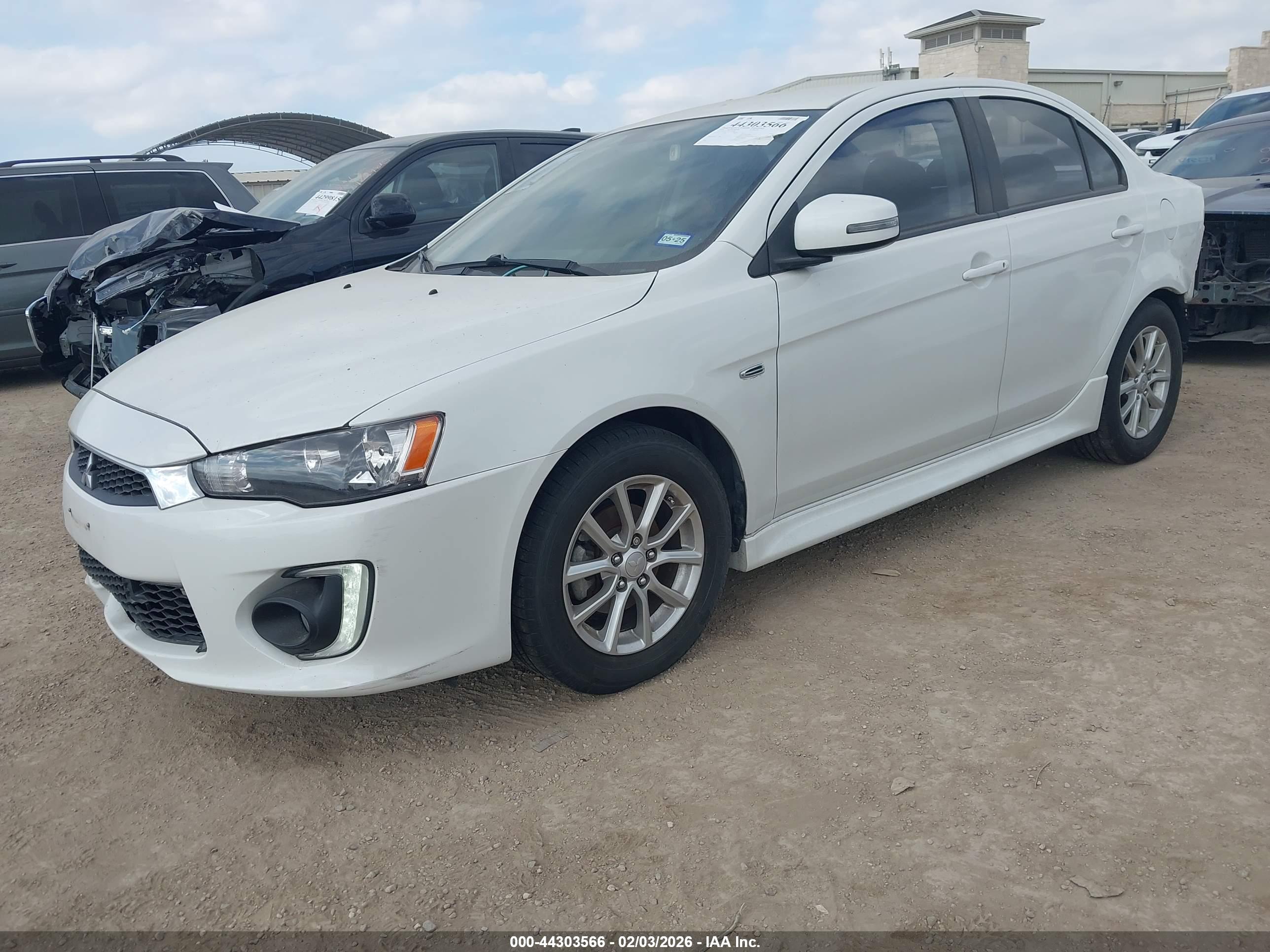 MITSUBISHI LANCER image 2