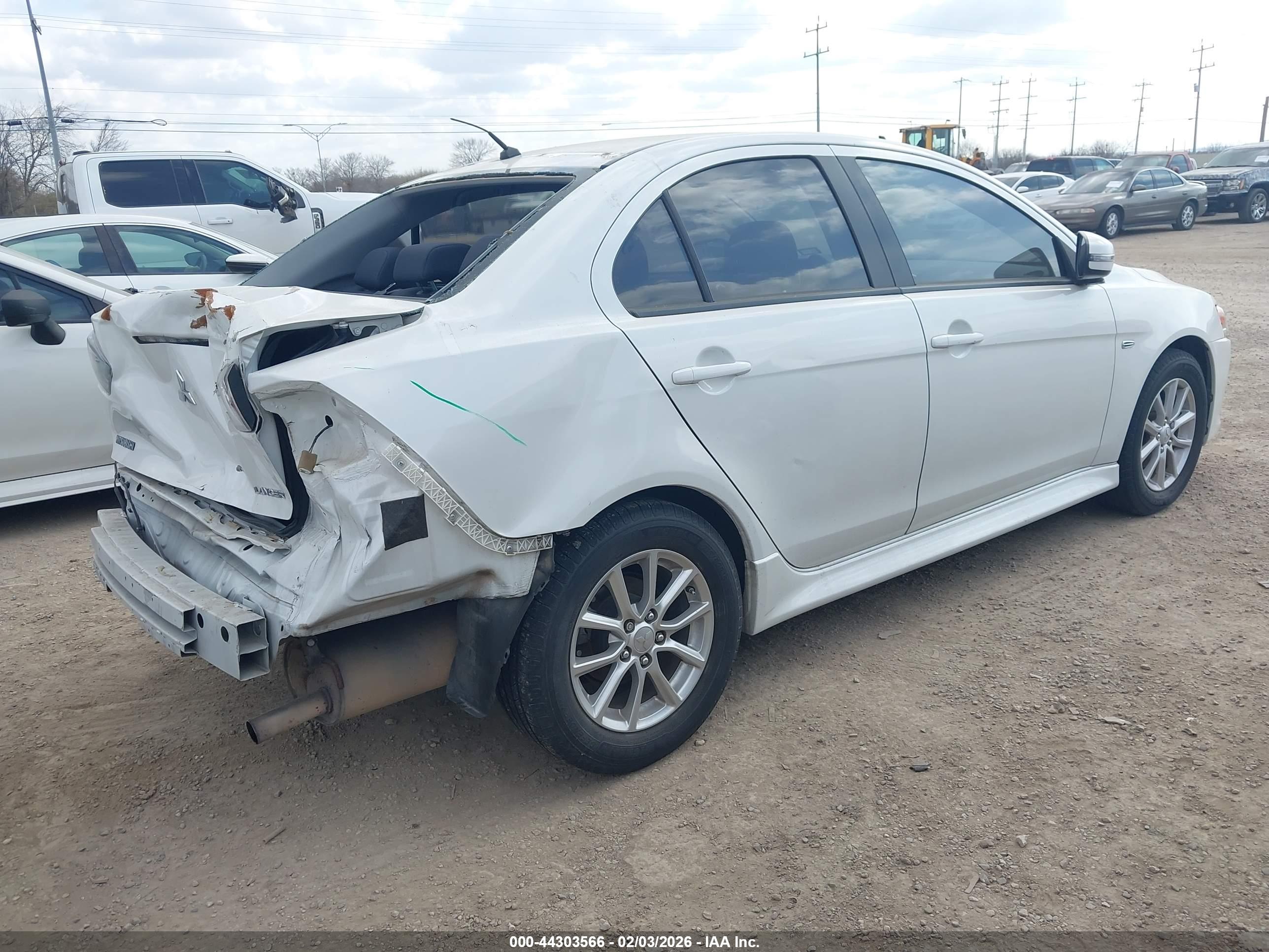 MITSUBISHI LANCER image 4