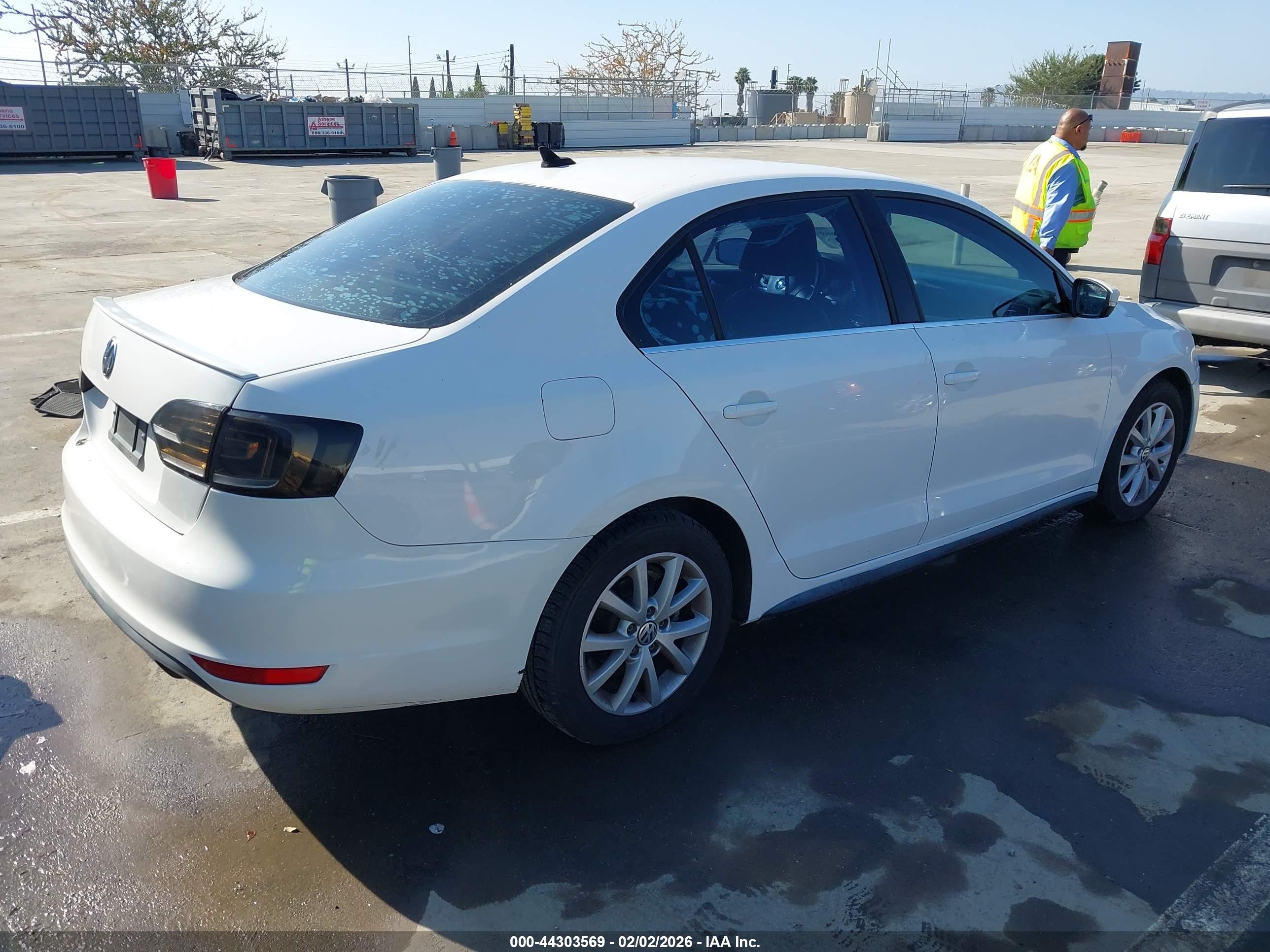 VOLKSWAGEN JETTA image 4