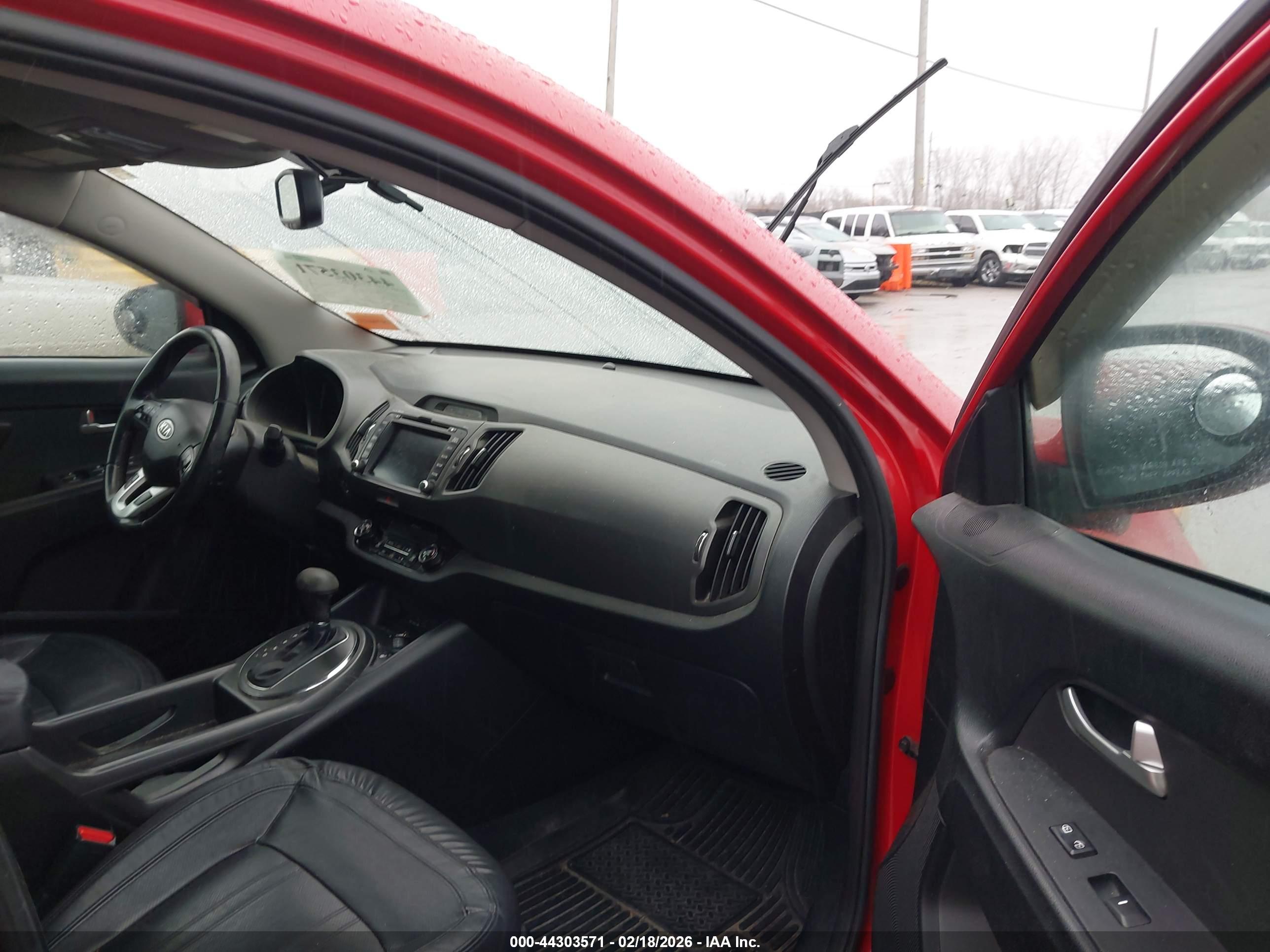 KIA SPORTAGE image 5