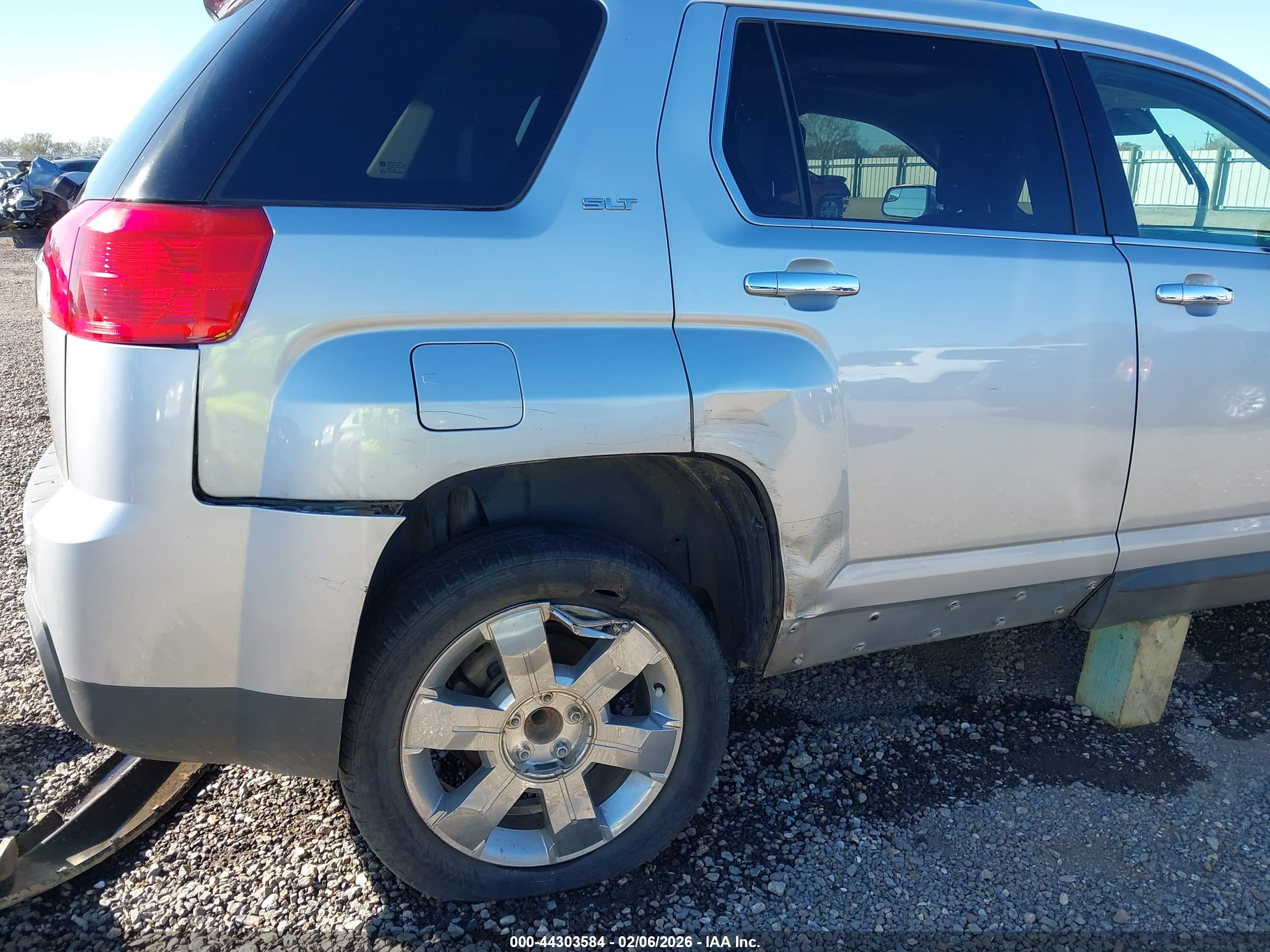 GMC TERRAIN image 6