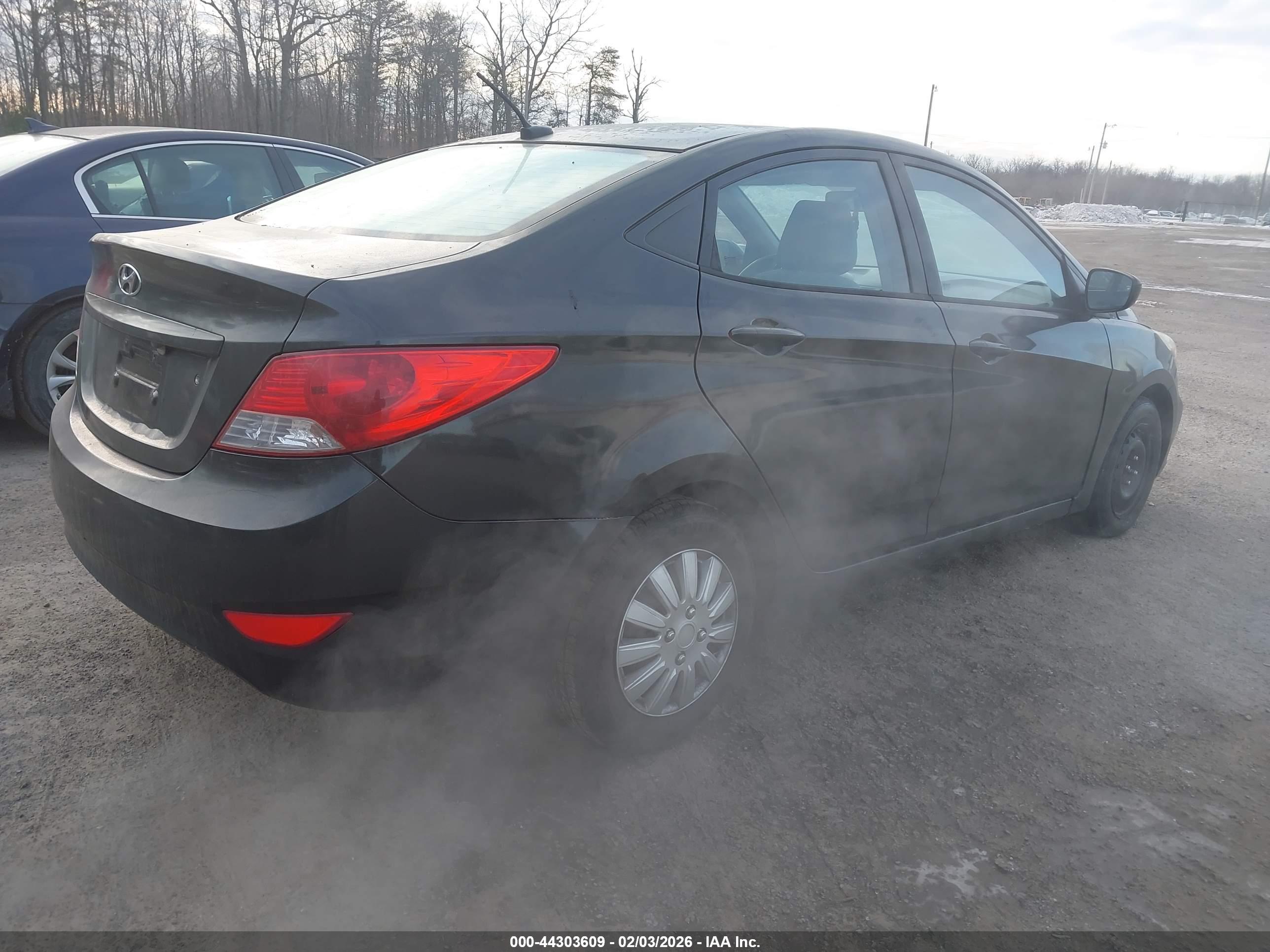 HYUNDAI ACCENT image 4