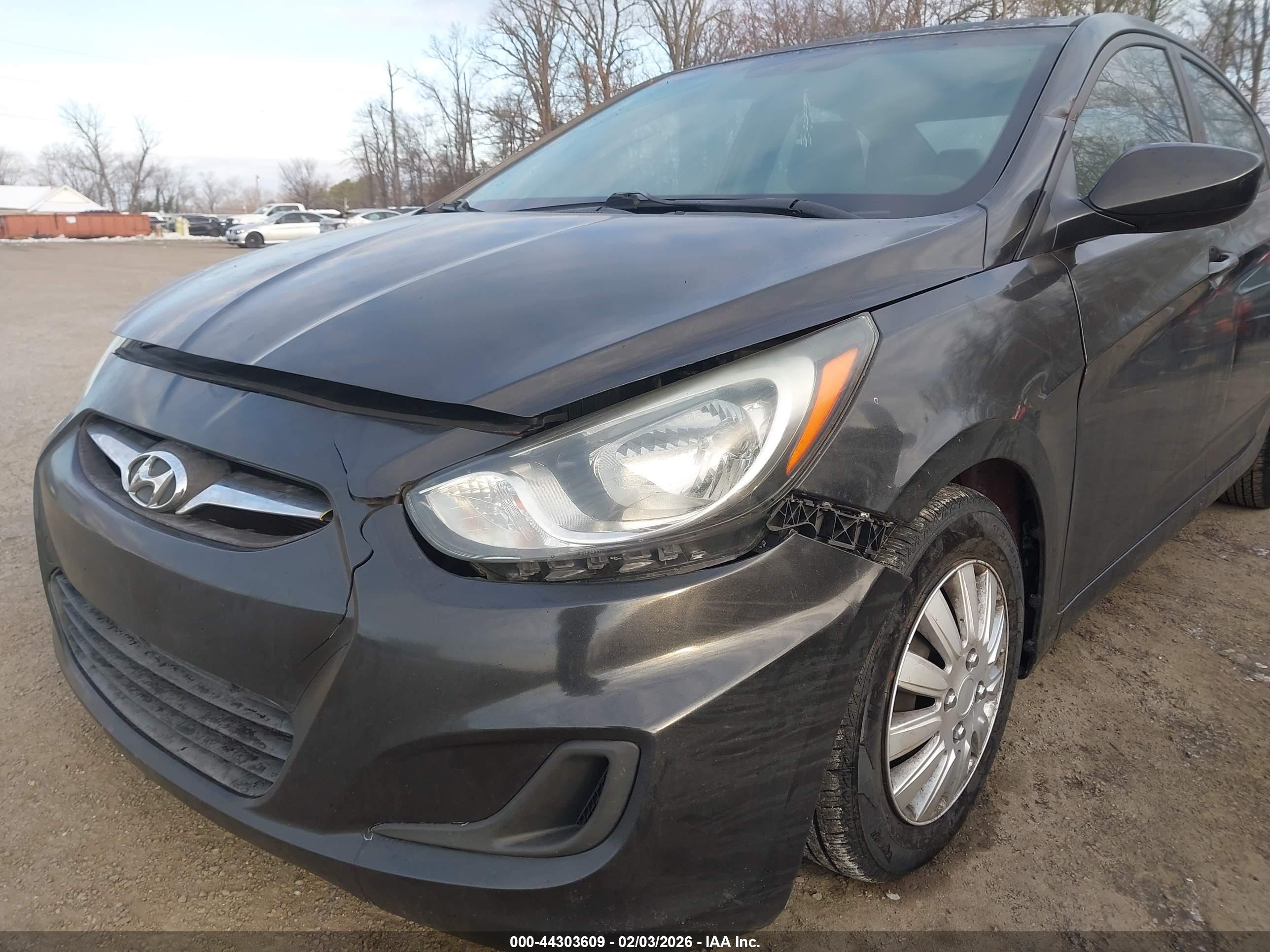 HYUNDAI ACCENT image 6