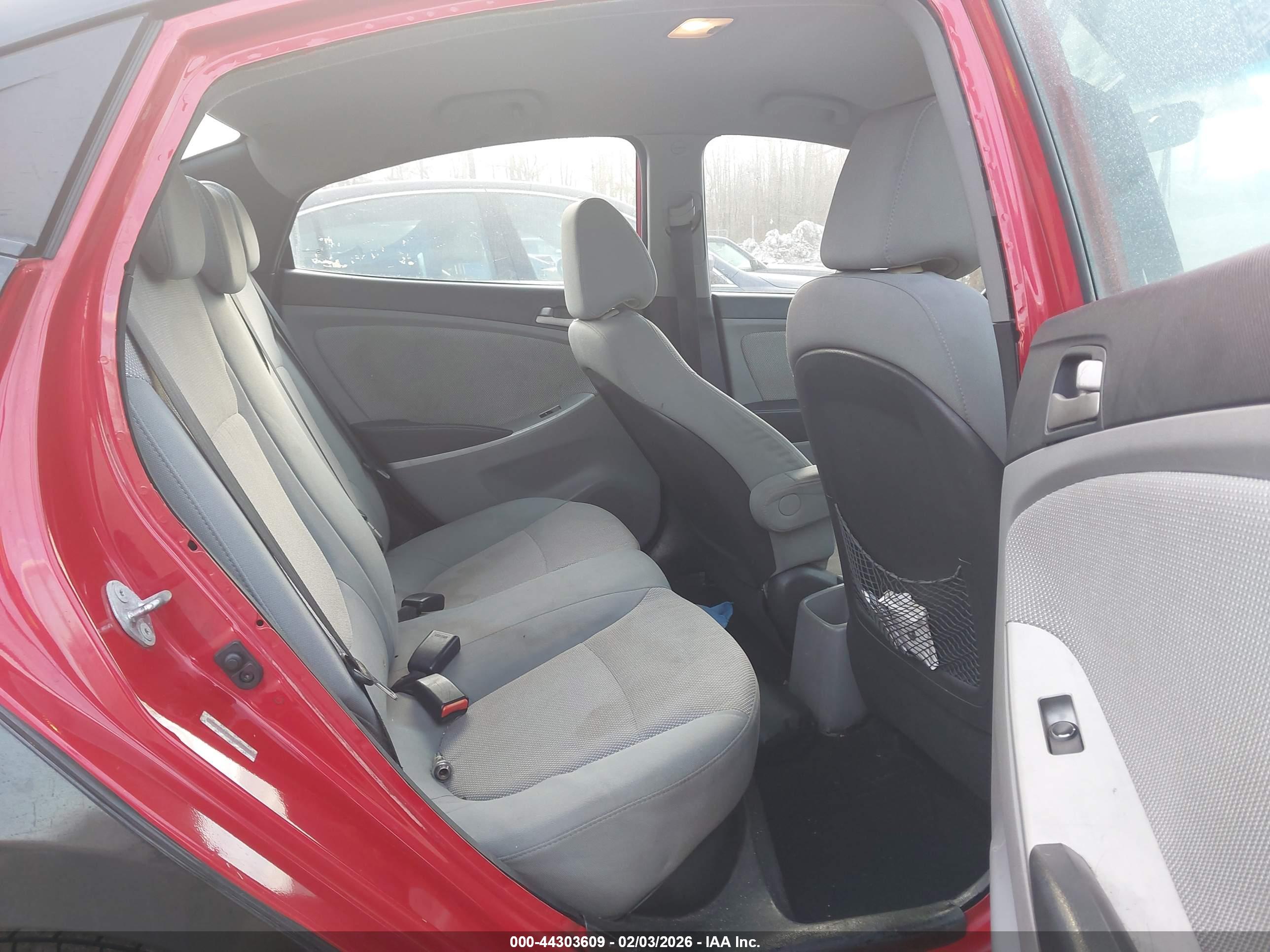 HYUNDAI ACCENT image 8