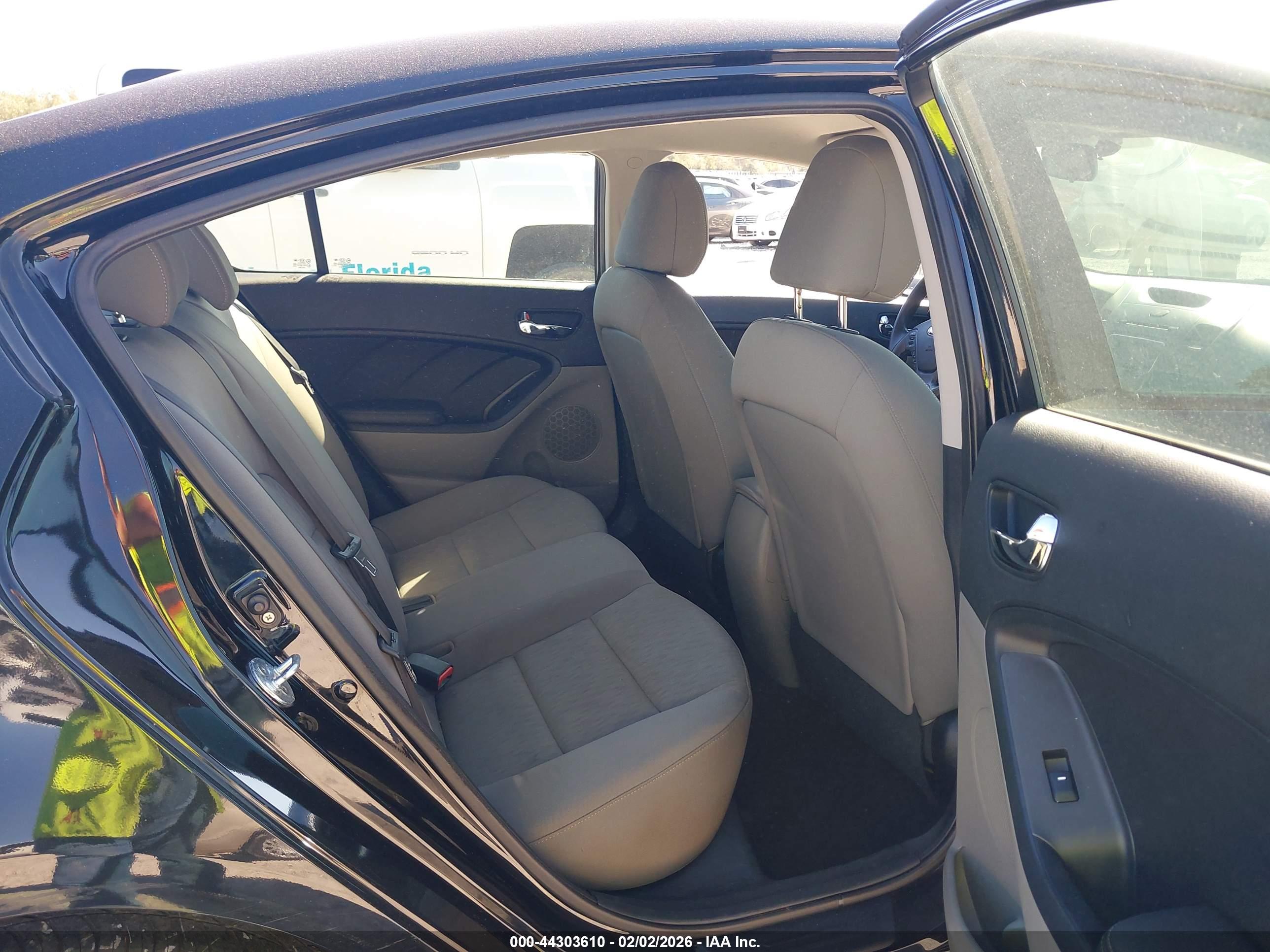 KIA FORTE image 8