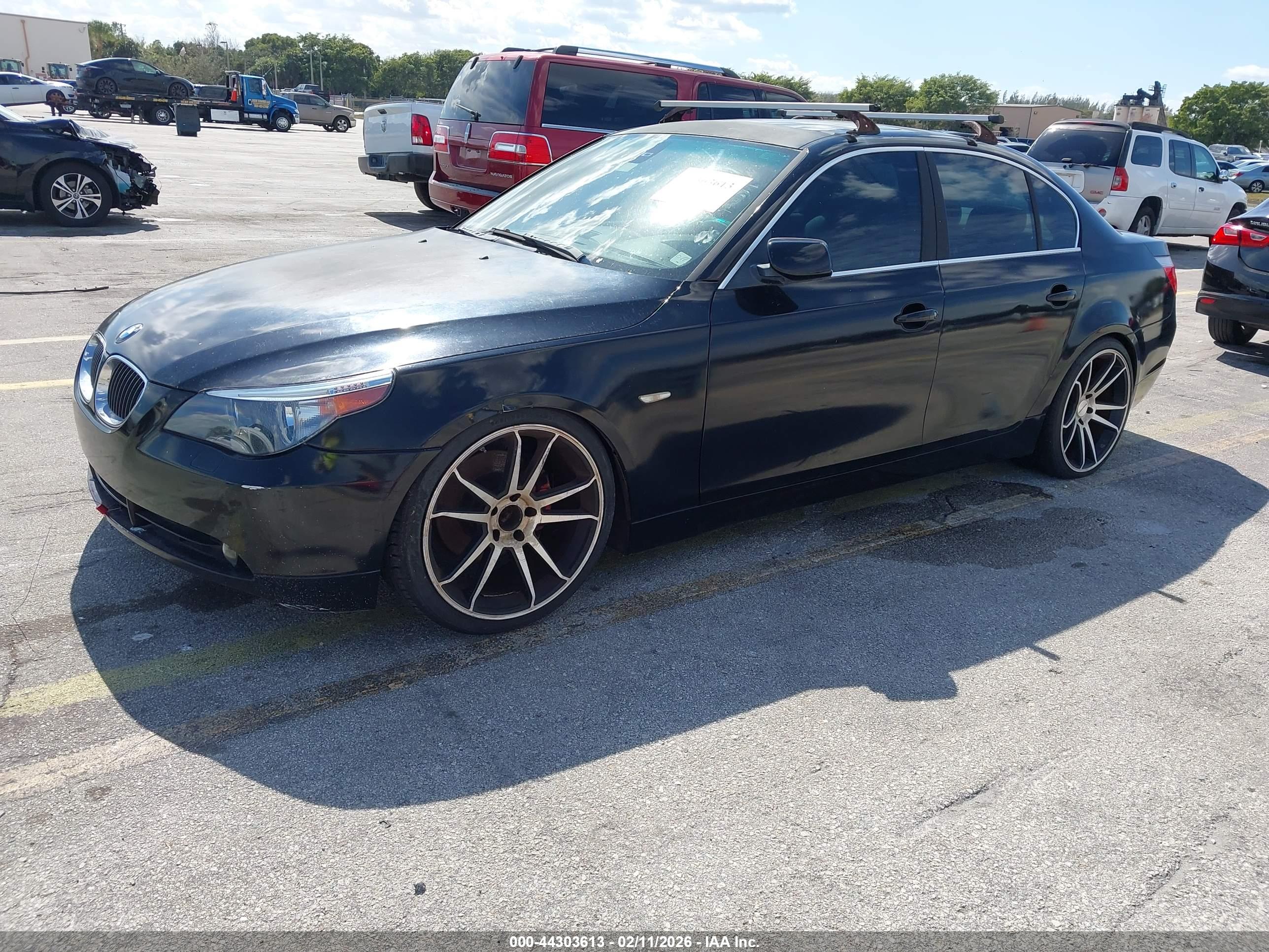 BMW 525I image 2