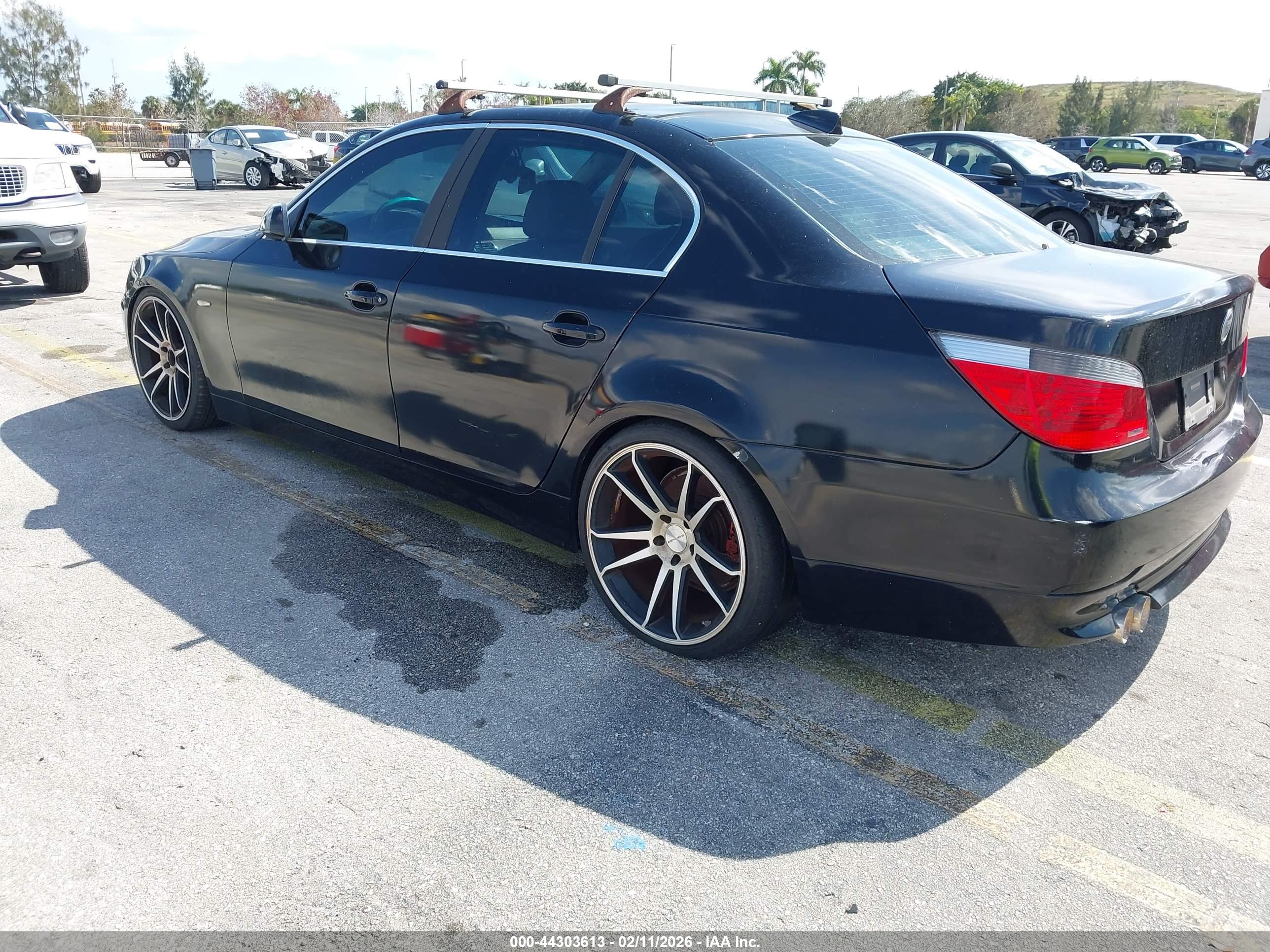 BMW 525I image 3