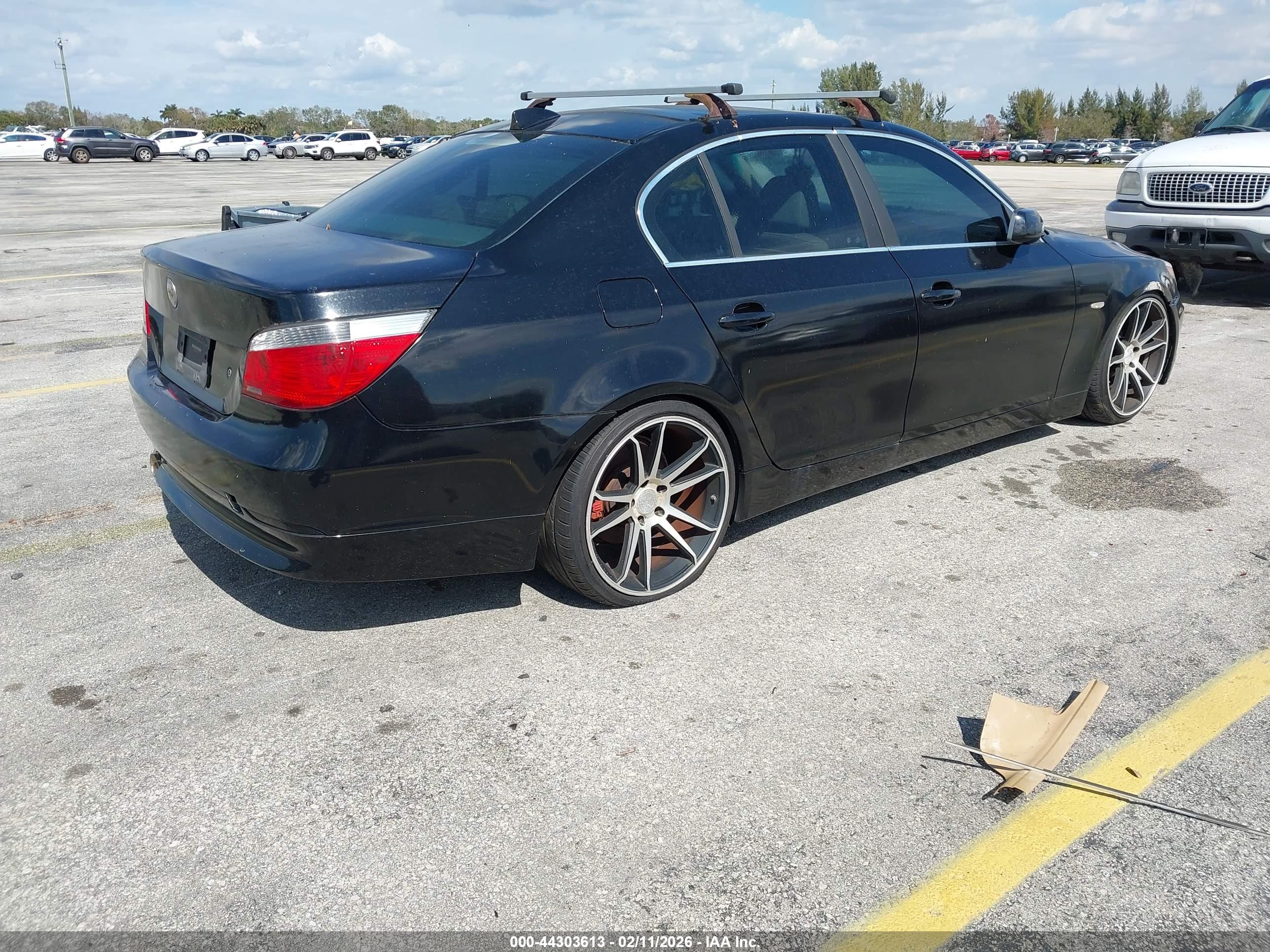 BMW 525I image 4