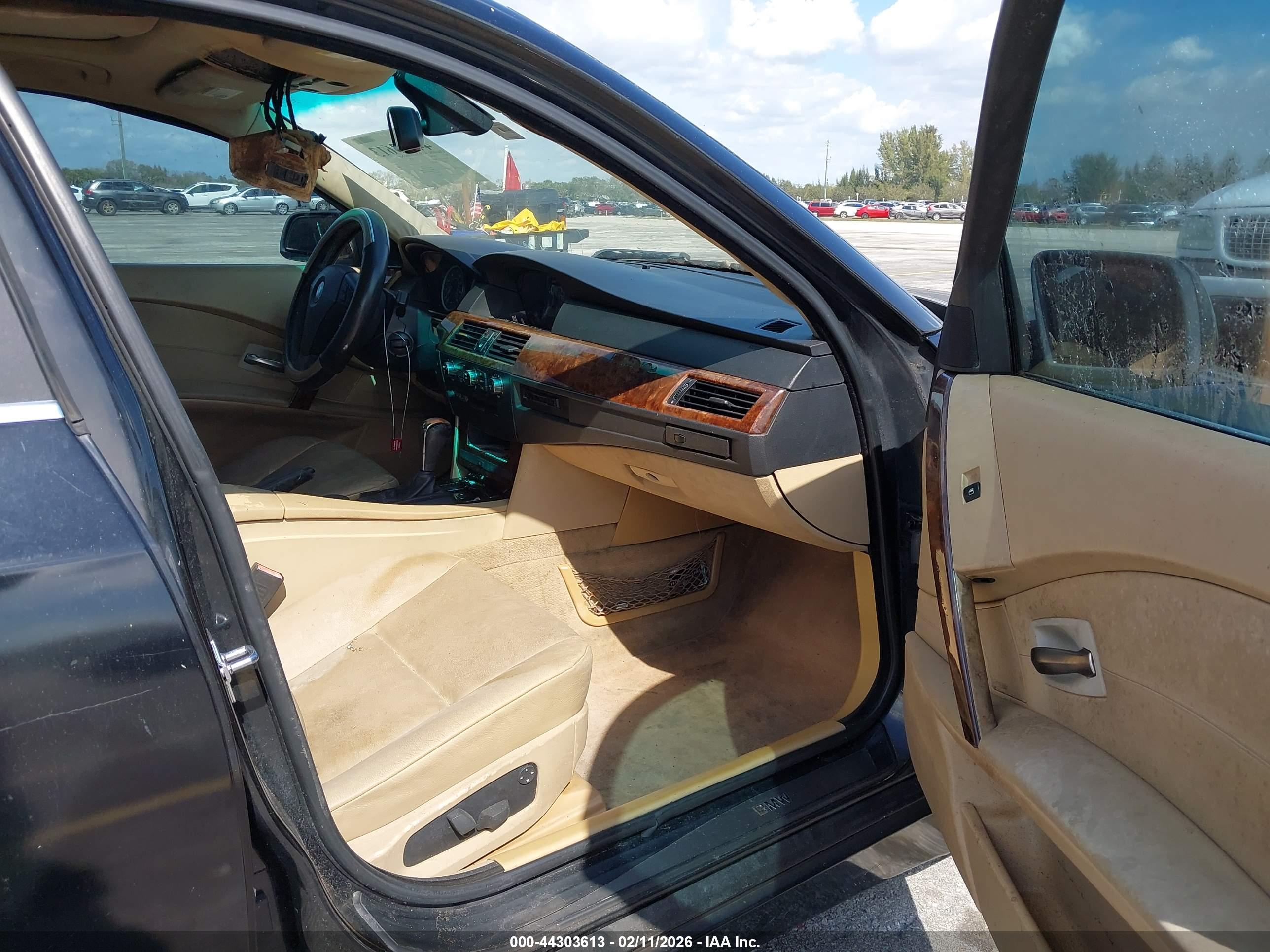 BMW 525I image 5