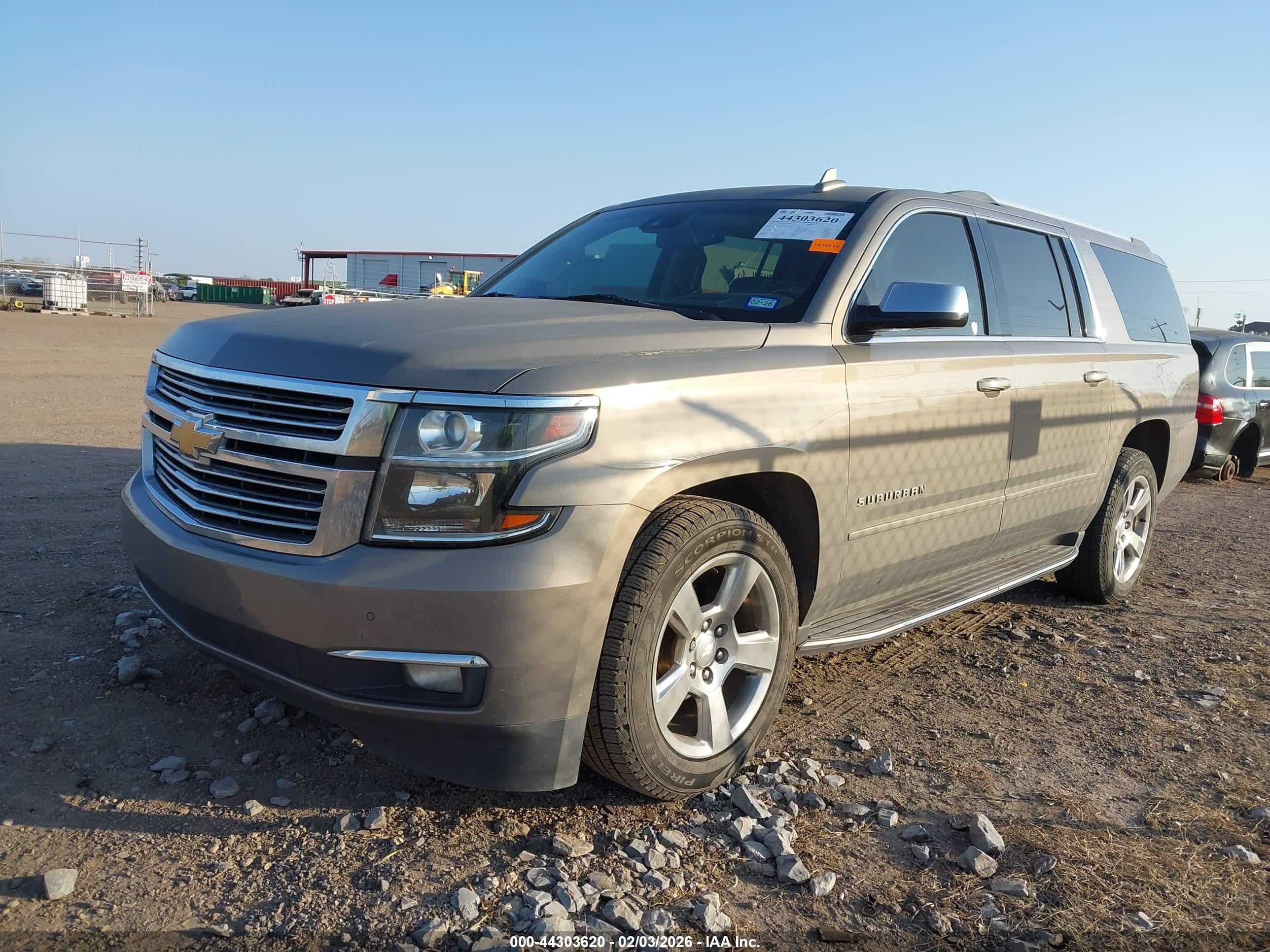 CHEVROLET SUBURBAN image 2