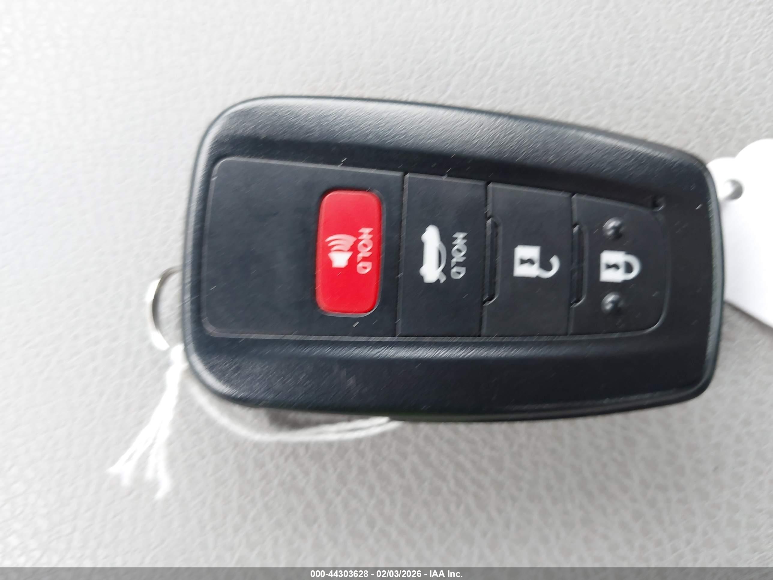 TOYOTA CAMRY image 11